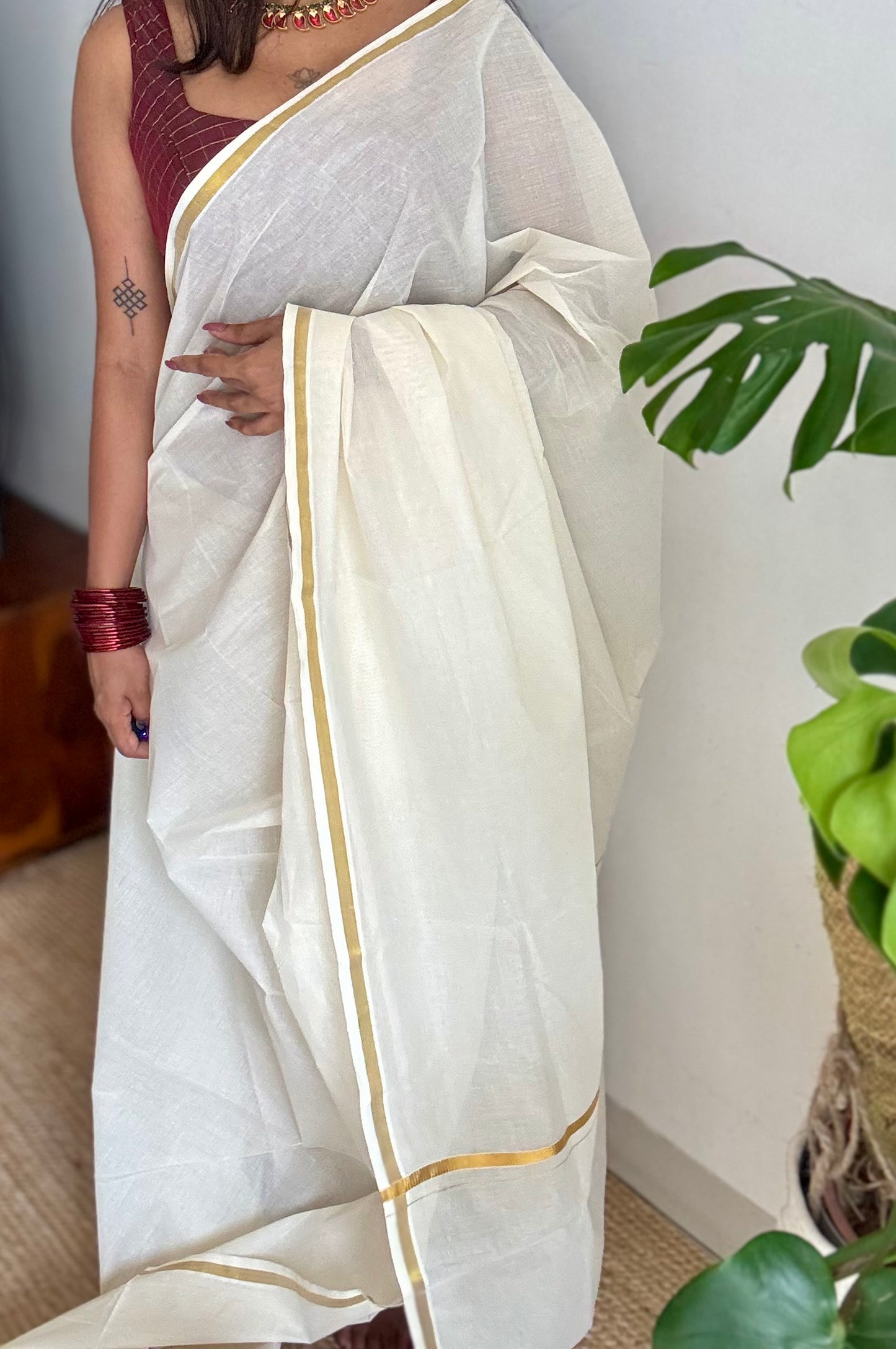 Ivory and gold soft cotton kasavu saree, thin gold border - YCIEON69