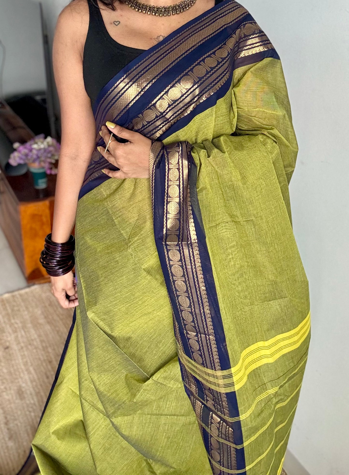 Light green with dark blue contrast border, kanchi cotton - YCCOTNKCDE85