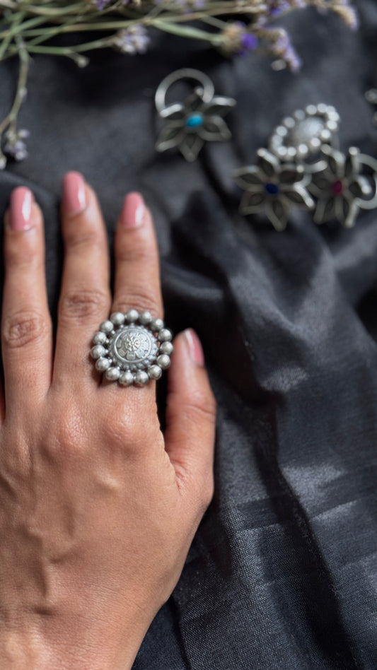 Antique Bloom - Adjustable Round Floral Ring