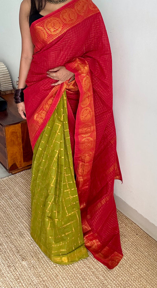 Chilli red with green with checks, sungudi cotton half-half saree - YCCOTNIDMA283