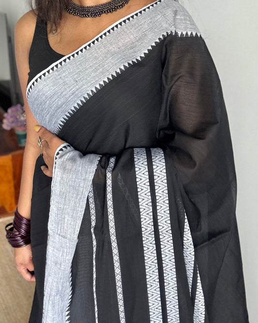 Dhonekhali handloom soft cotton saree, black with white woven threadwork and border - YCBCDFE267