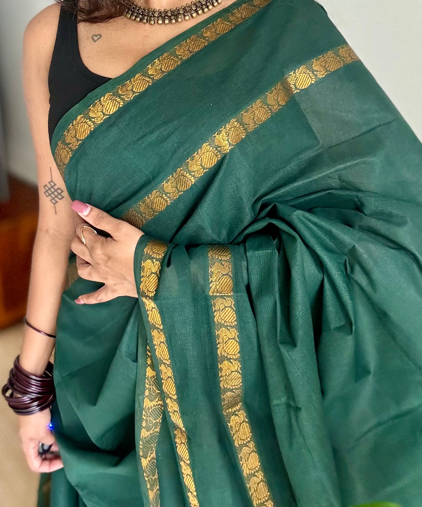 Dark green rettaipettu peacock gap border, kattuchayam dyed madurai cotton saree  - YCCOTNMSJUL02