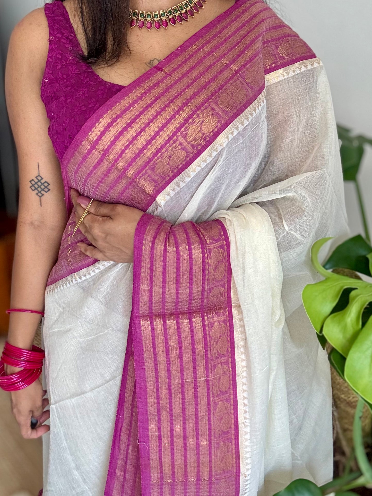 Ivory mul saree, purple pink kanchi border - YCIEON17