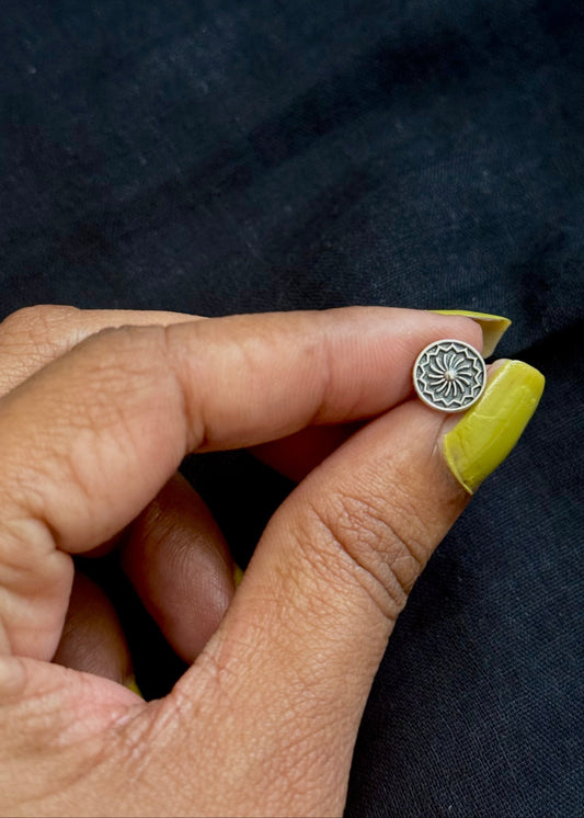 Round nose pin, intricate pattern in pure silver - YCNPP10