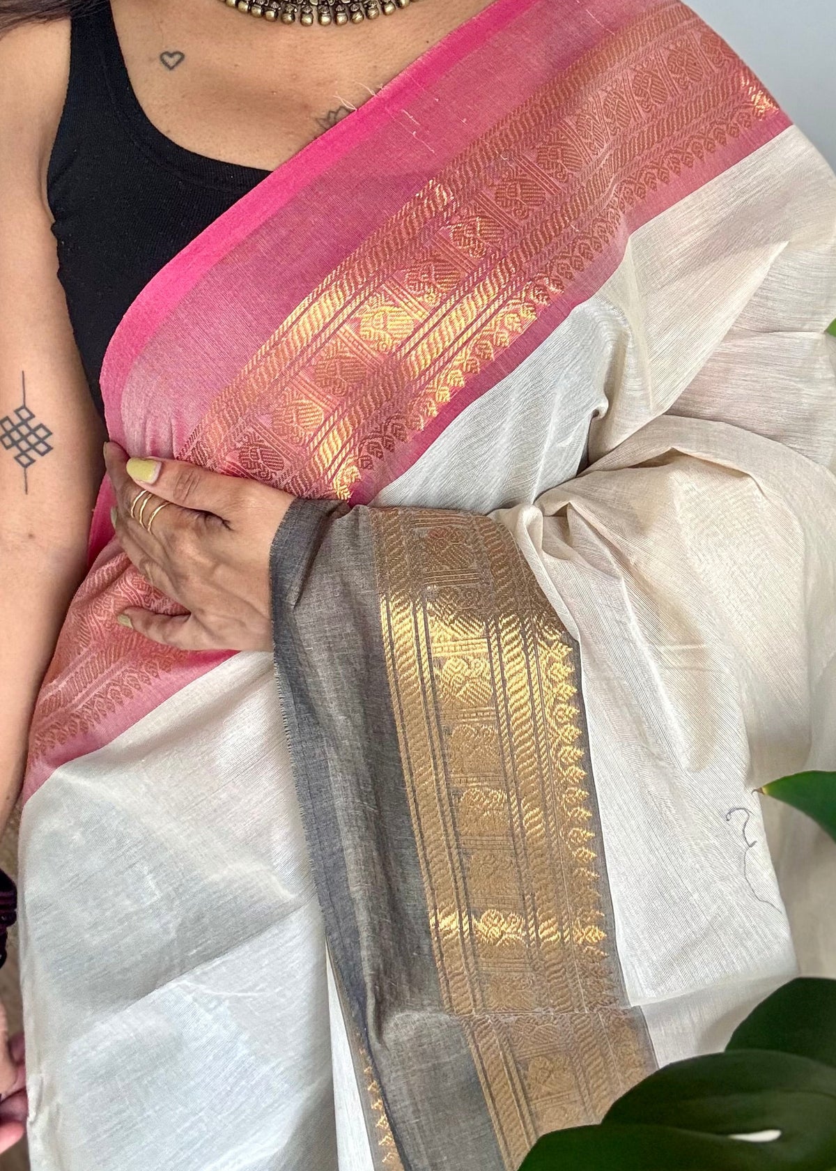 Ivory with pink and black ganga jamuna zari border kanchi cotton saree - YCCOTNCKSE22