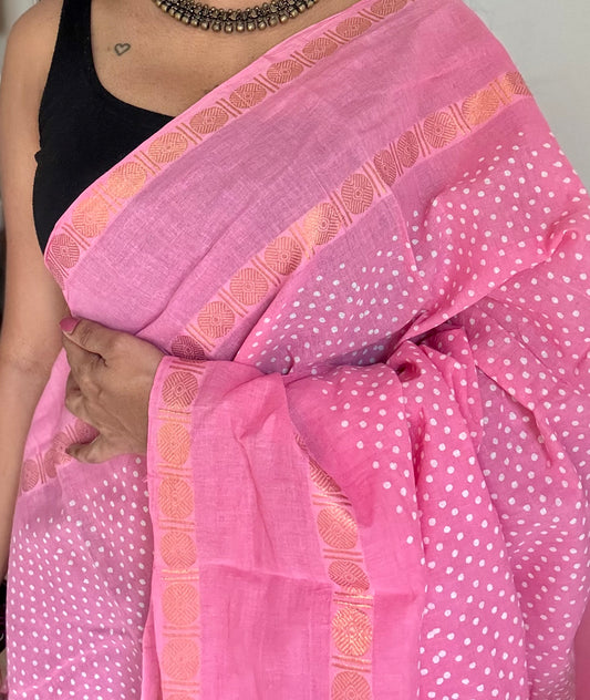 Pink wax dot printed sungudi, kattuchayam dyed madurai cotton saree - YCCOTNMA279