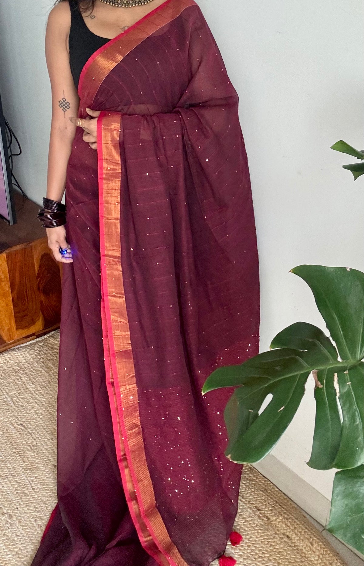 Maroon mul cotton saree with sequins and zari border - YCBCMCSE30