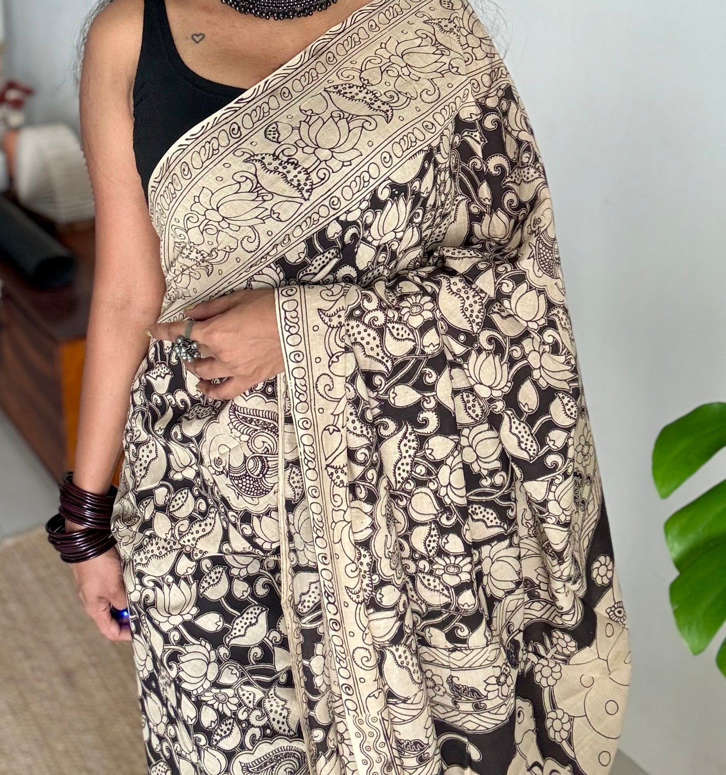 Black with cream kalamkari saree, floral vines, soft cotton - YCWOTDMA353
