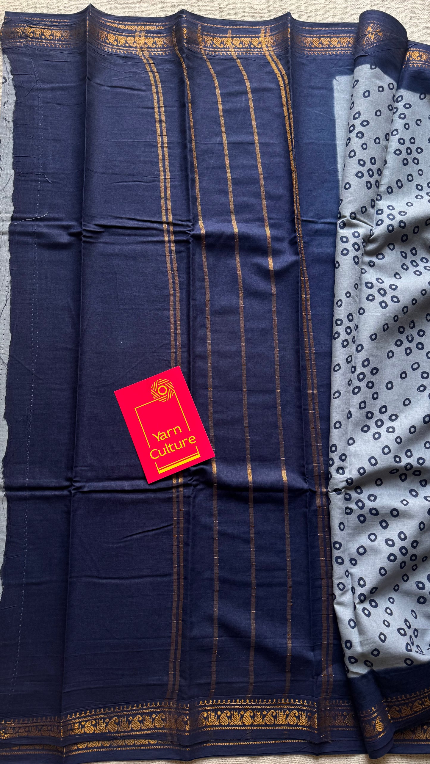 Cool grey with dark blue, motif printed, kattuchayam dyed madurai sungudi cotton saree - YCCOTNMSFE73