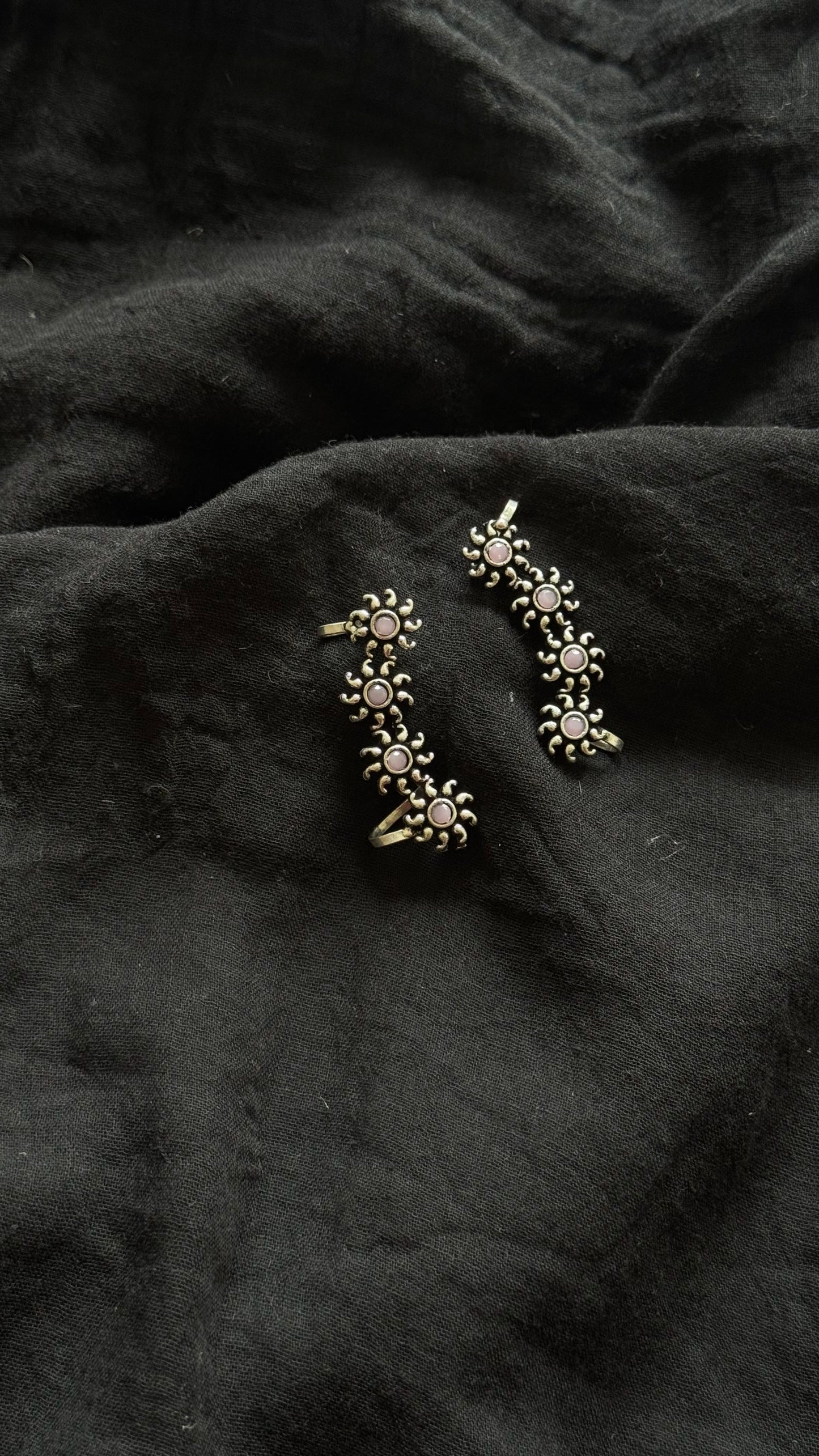 Oxidised silver, pink stone floral patterned earcuff - YCOSEC709