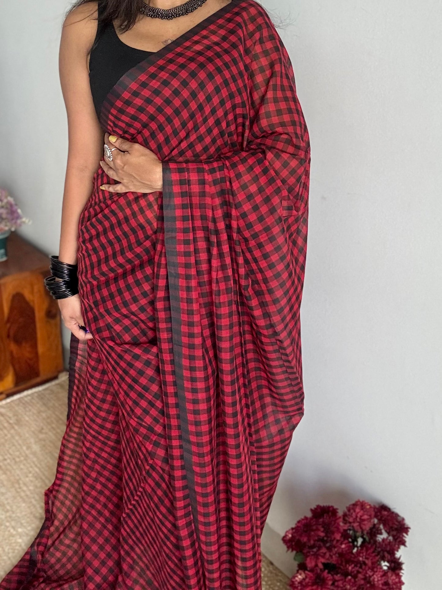 Red and black checkered mul cotton saree - YCBCMCFE220