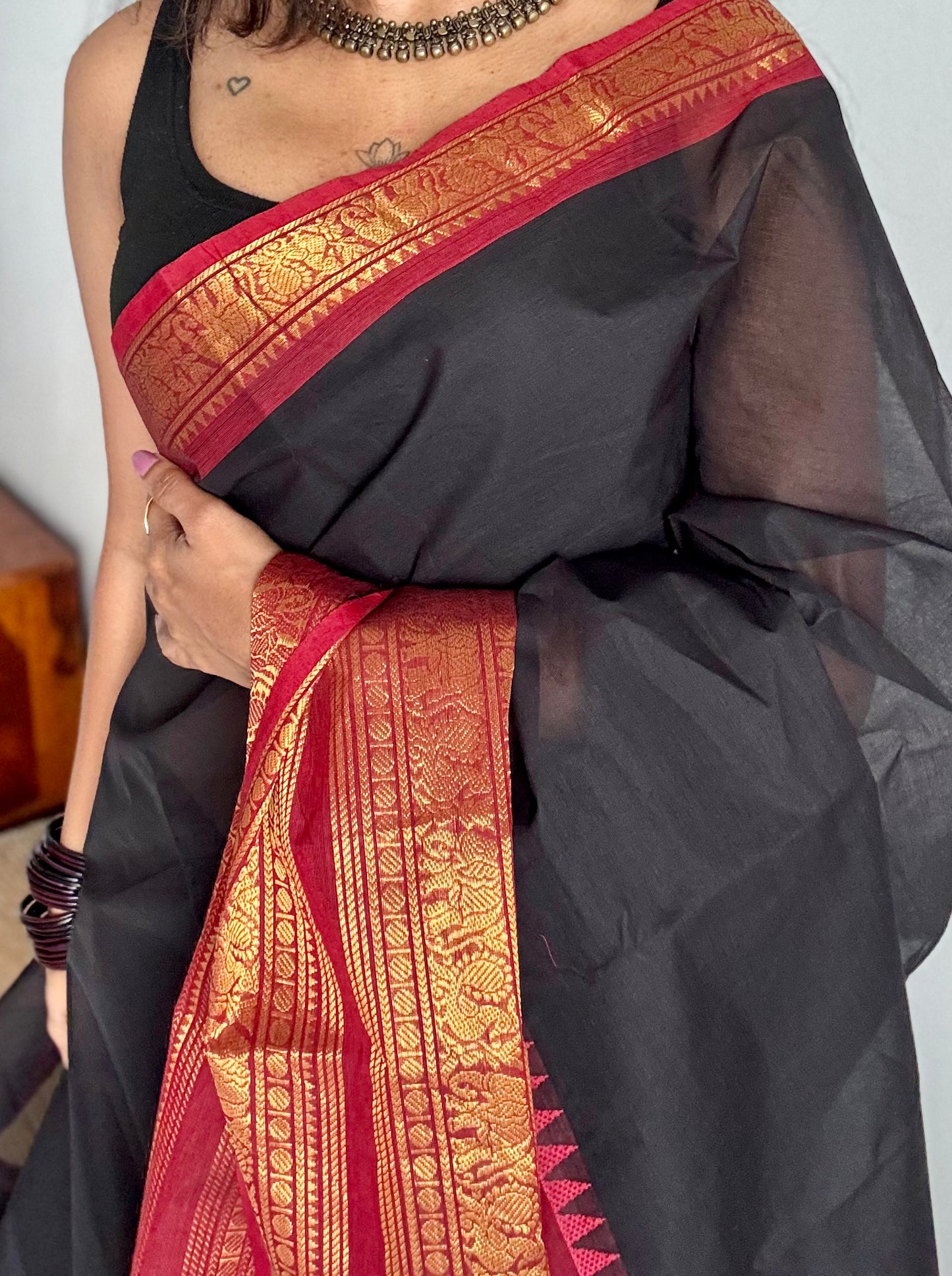 Black with dark red contrast, wide zari border, kanchi cotton - YCCOTNKCJA213