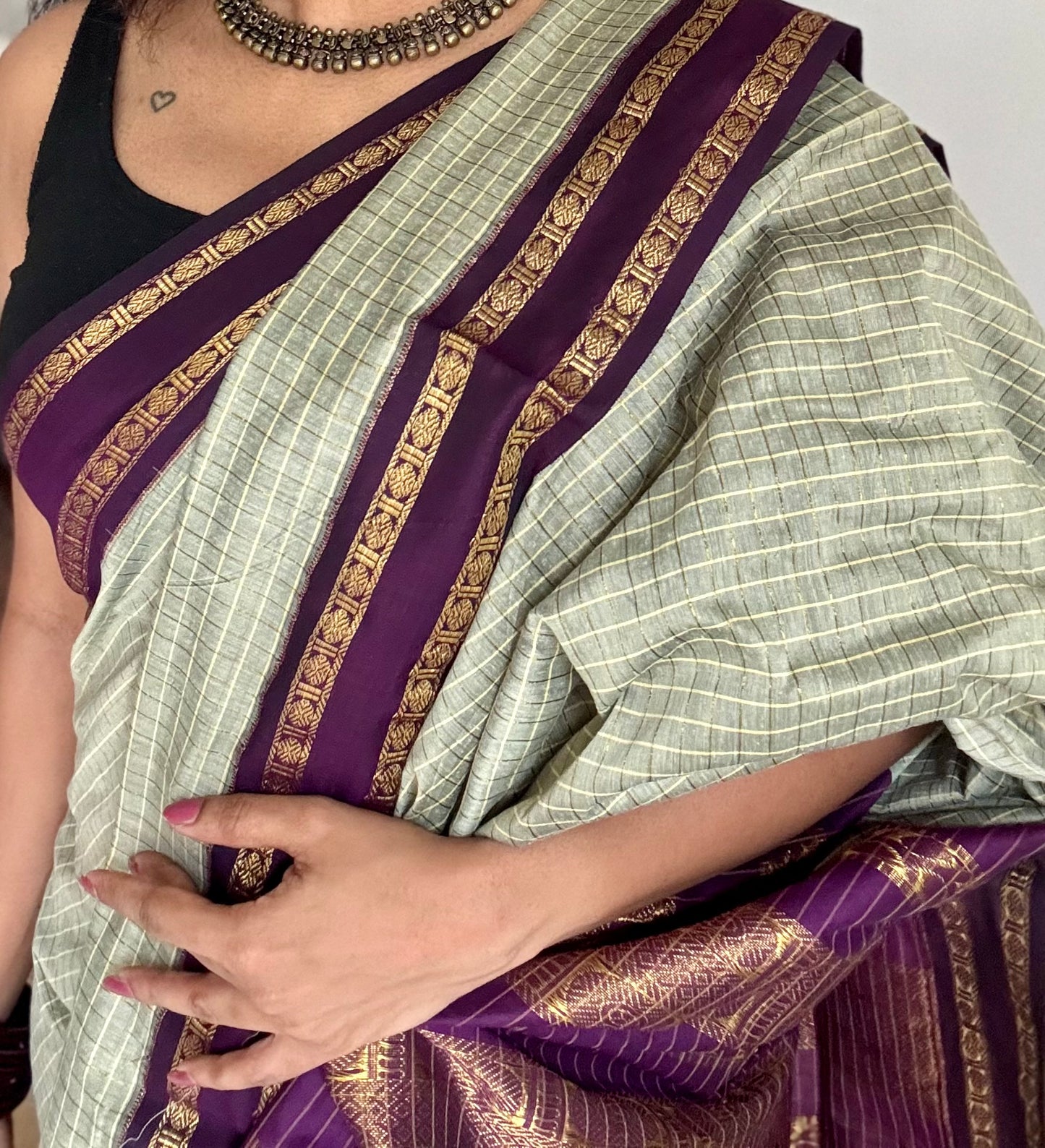 Grey with wine contrast arani checkered saree, cotton silk - YCCOTNMA276