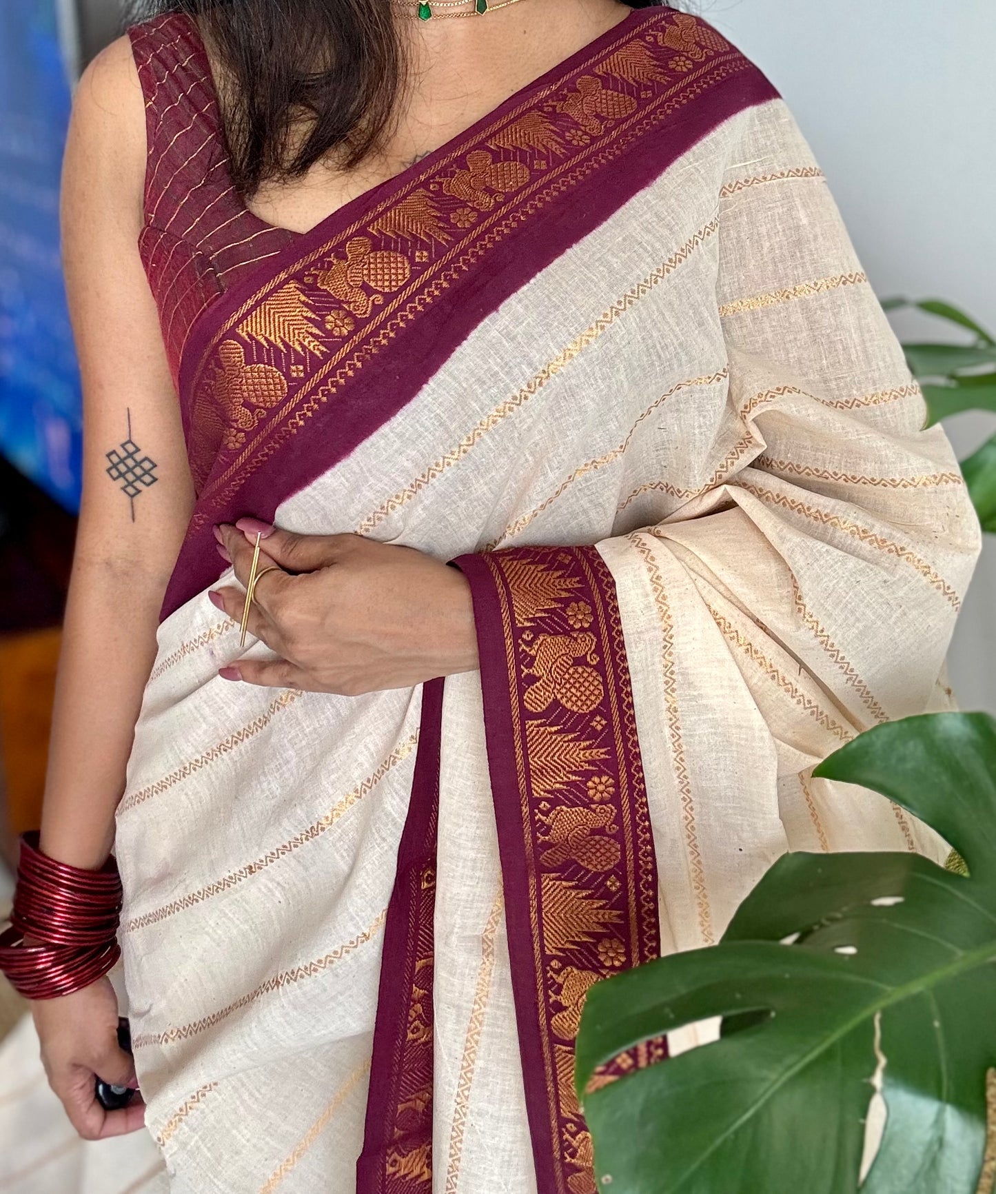 Ivory with maroon contrast velthaari sungudi, kattuchayam dyed madurai cotton - YCIEON103