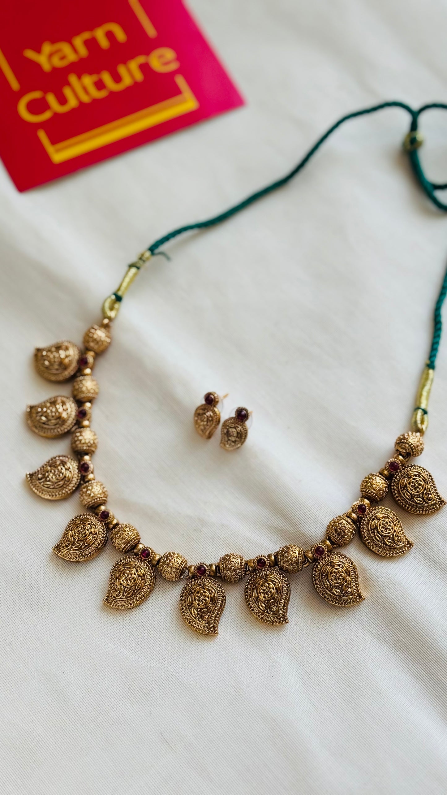 Mango pendant necklace, maroon beads, with earrings - YCGPNP750