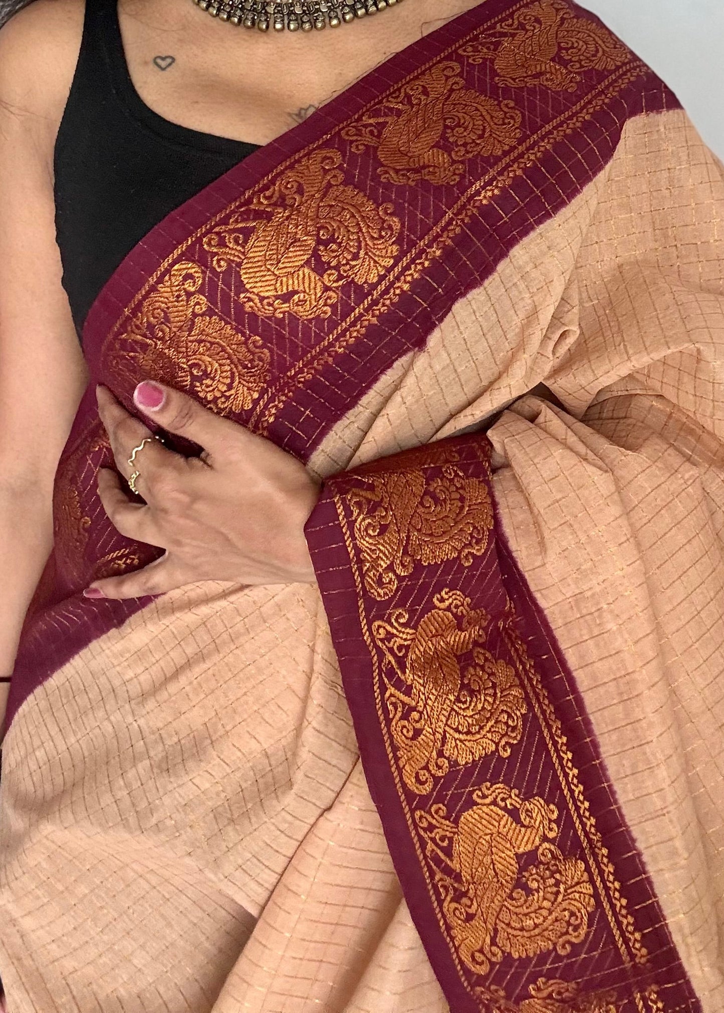 Dark beige with maroon contrast zari checkered sungudi, kattuchayam dyed madurai cotton - YCCOTNMSAP162
