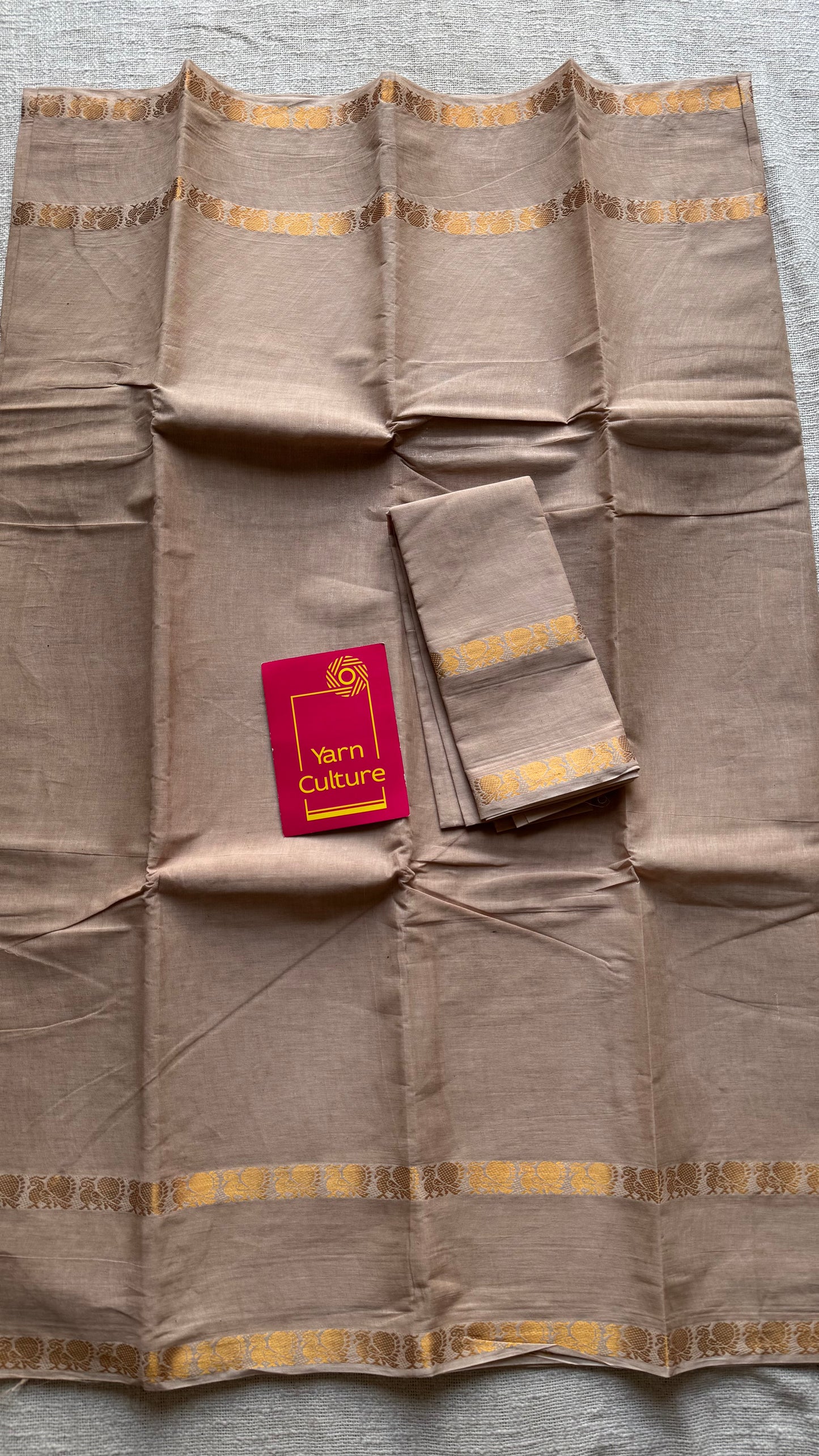 Beige rettaipettu peacock double bordered, kattuchayam dyed madurai cotton saree - YCCOTNMSFE330