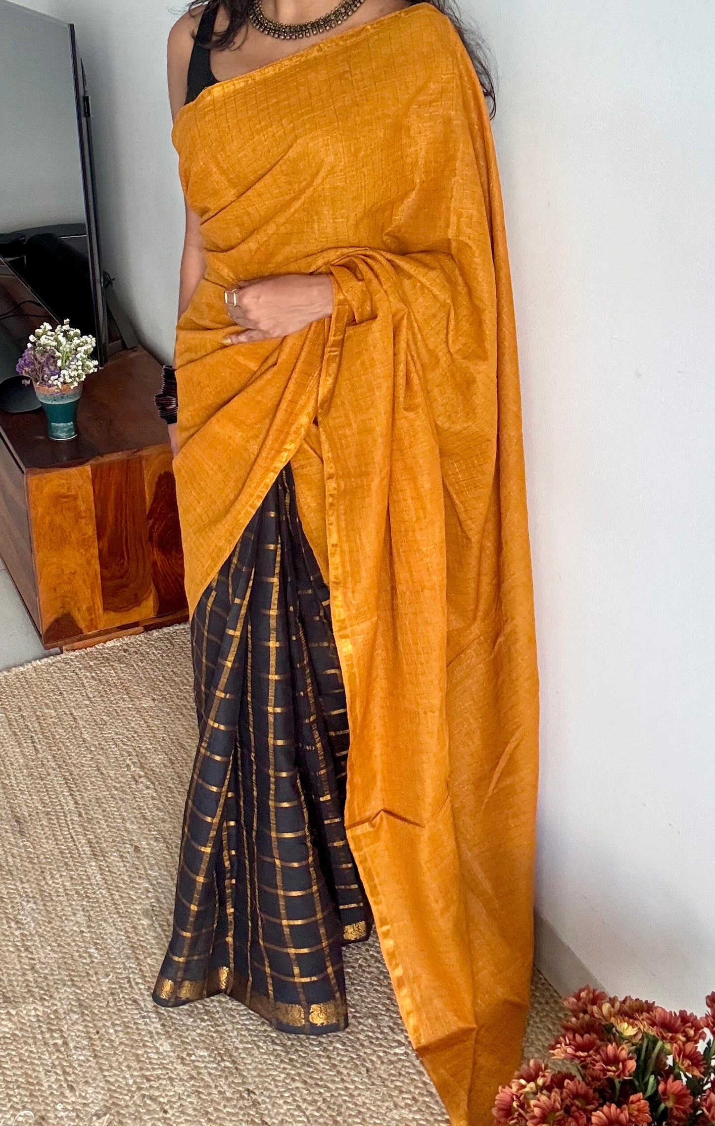 Minmini (மின்மினி) : yellow with black, sungudi cotton - YCENOID07