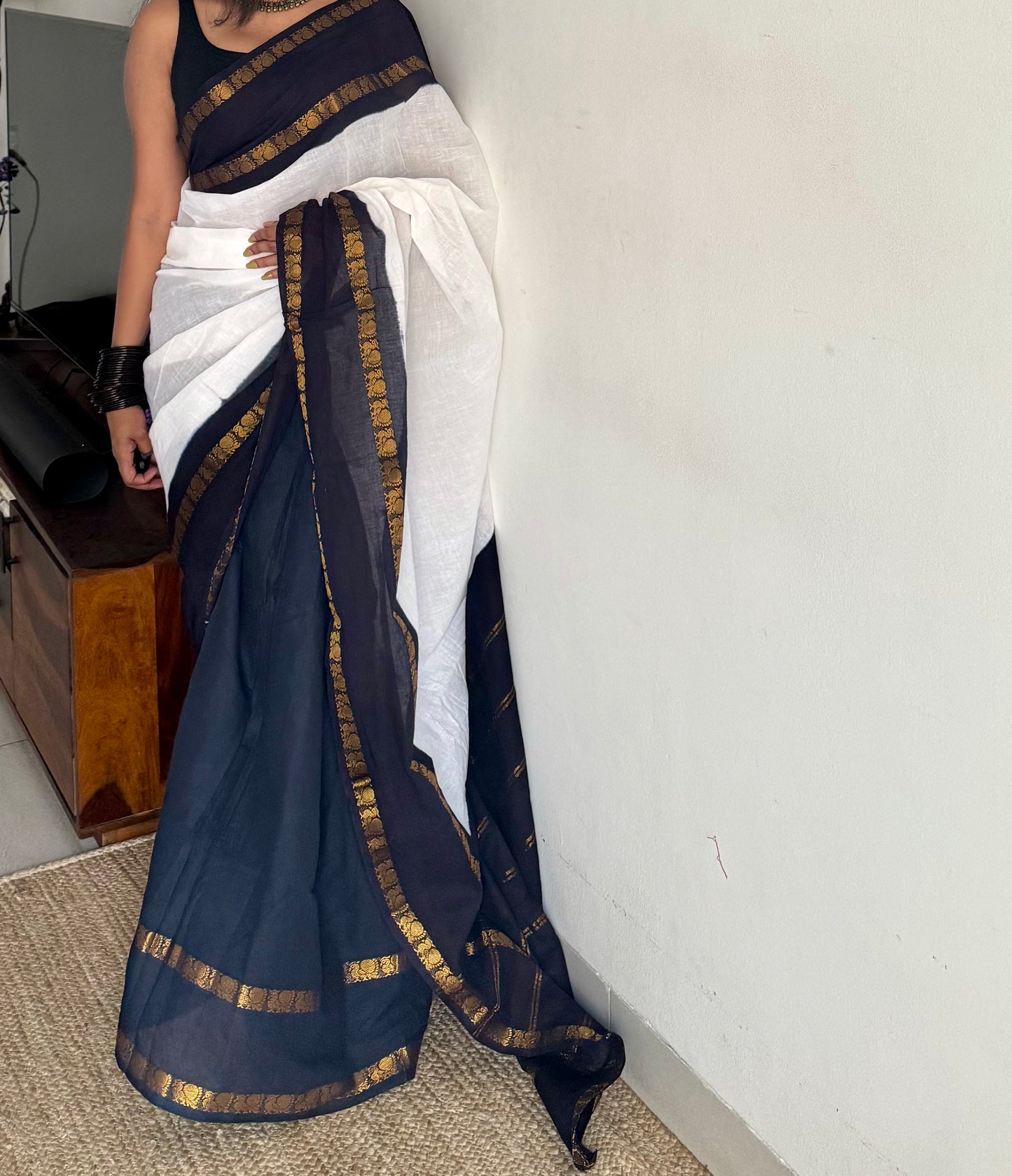 White with black, sungudi cotton half-half saree - YCCOTNMSFE368