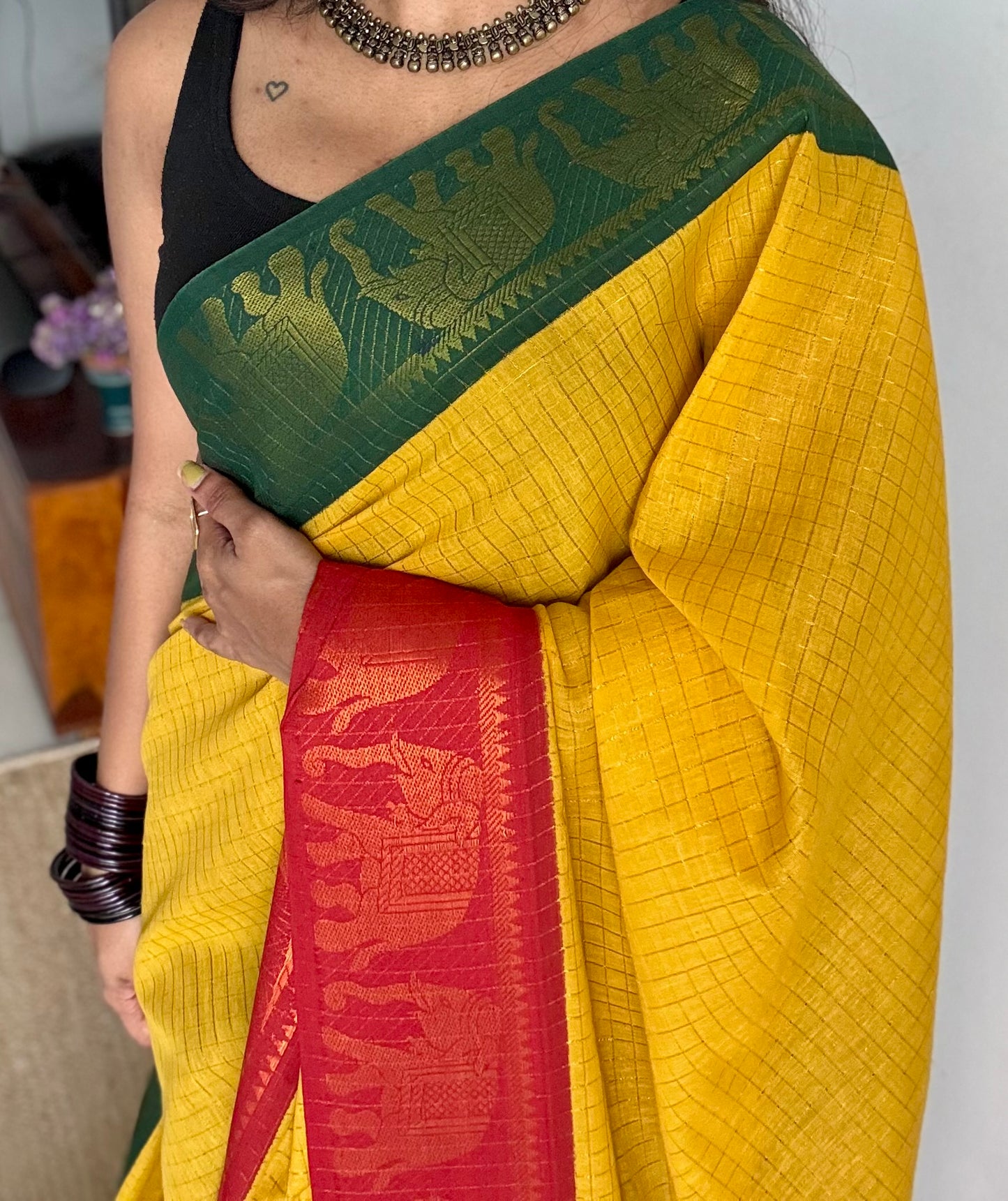 Sungudi cotton checks, yellow base, red and dark green border with elephant motifs, soft cotton - YCCOTNGJJA171
