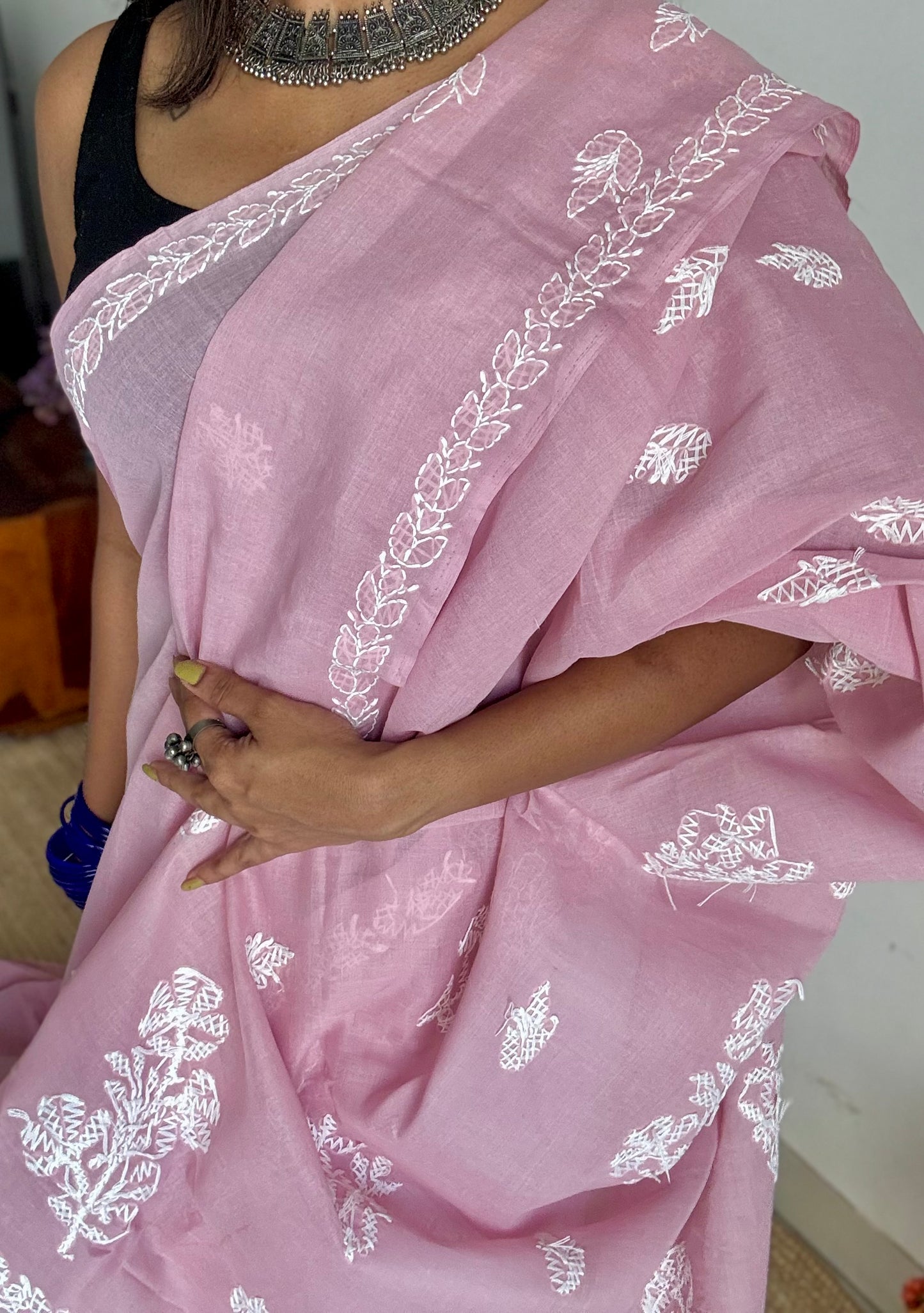 Sahar - light mauve hand-embroidered chikankari cotton saree - YCLCKFE418