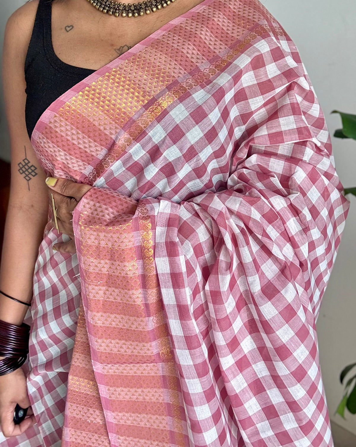 Chettinad cotton saree with mauve pink and white checks, zari motif border - YCCOTNCKSE46