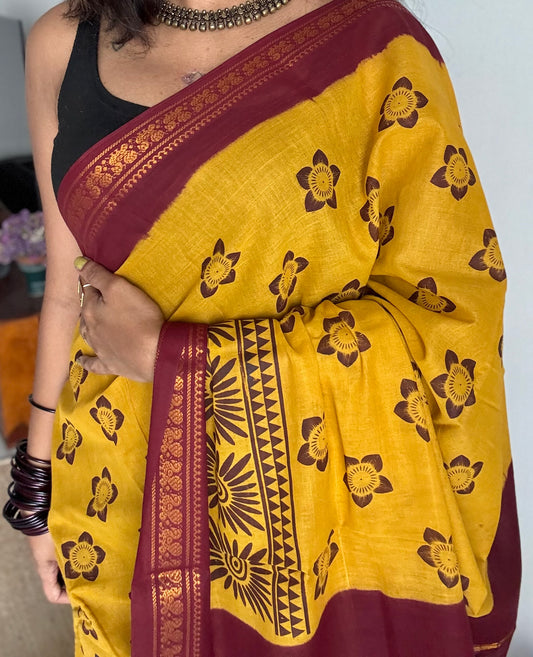 Yellow with maroon, motif printed, kattuchayam dyed madurai sungudi cotton saree - YCCOTNMSFE74