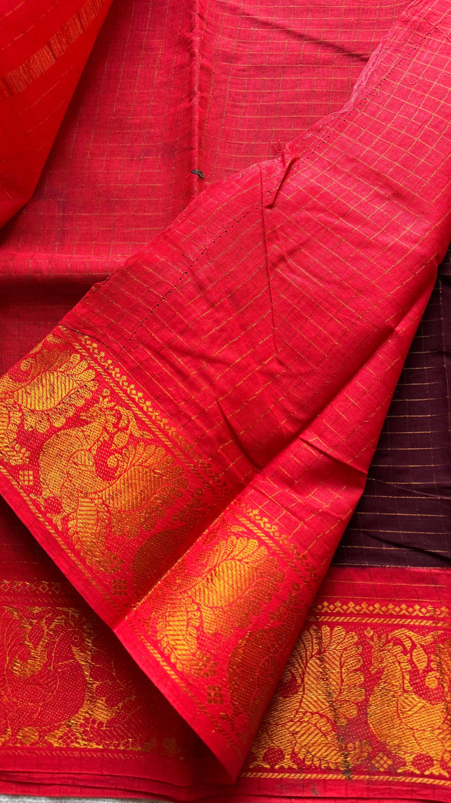 Maroon with chilli red contrast, zari checkered sungudi, kattuchayam dyed madurai cotton - YCCOTNMSFE334