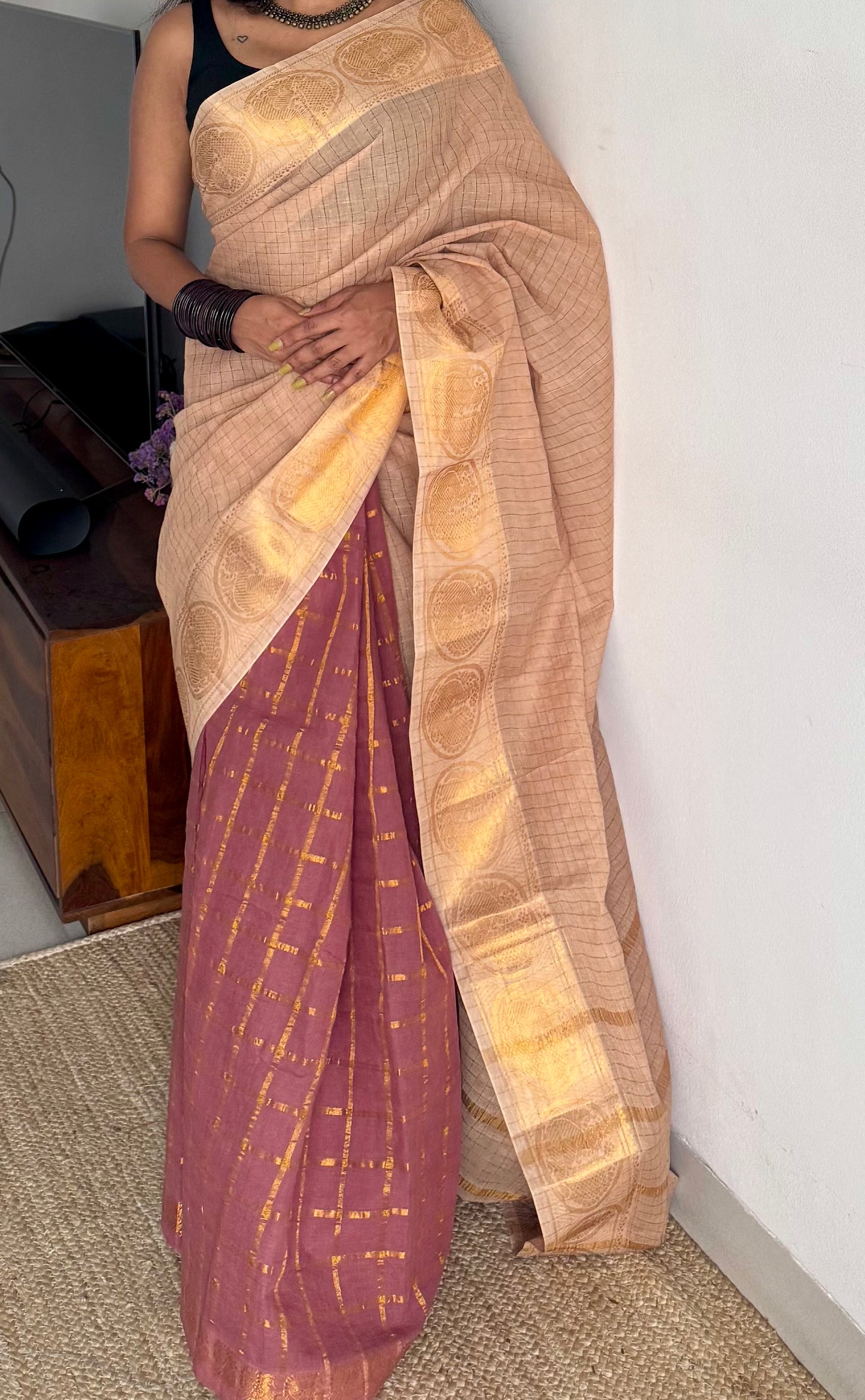 Cream with onion pink, sungudi cotton half-half saree - YCCOTNMSFE361