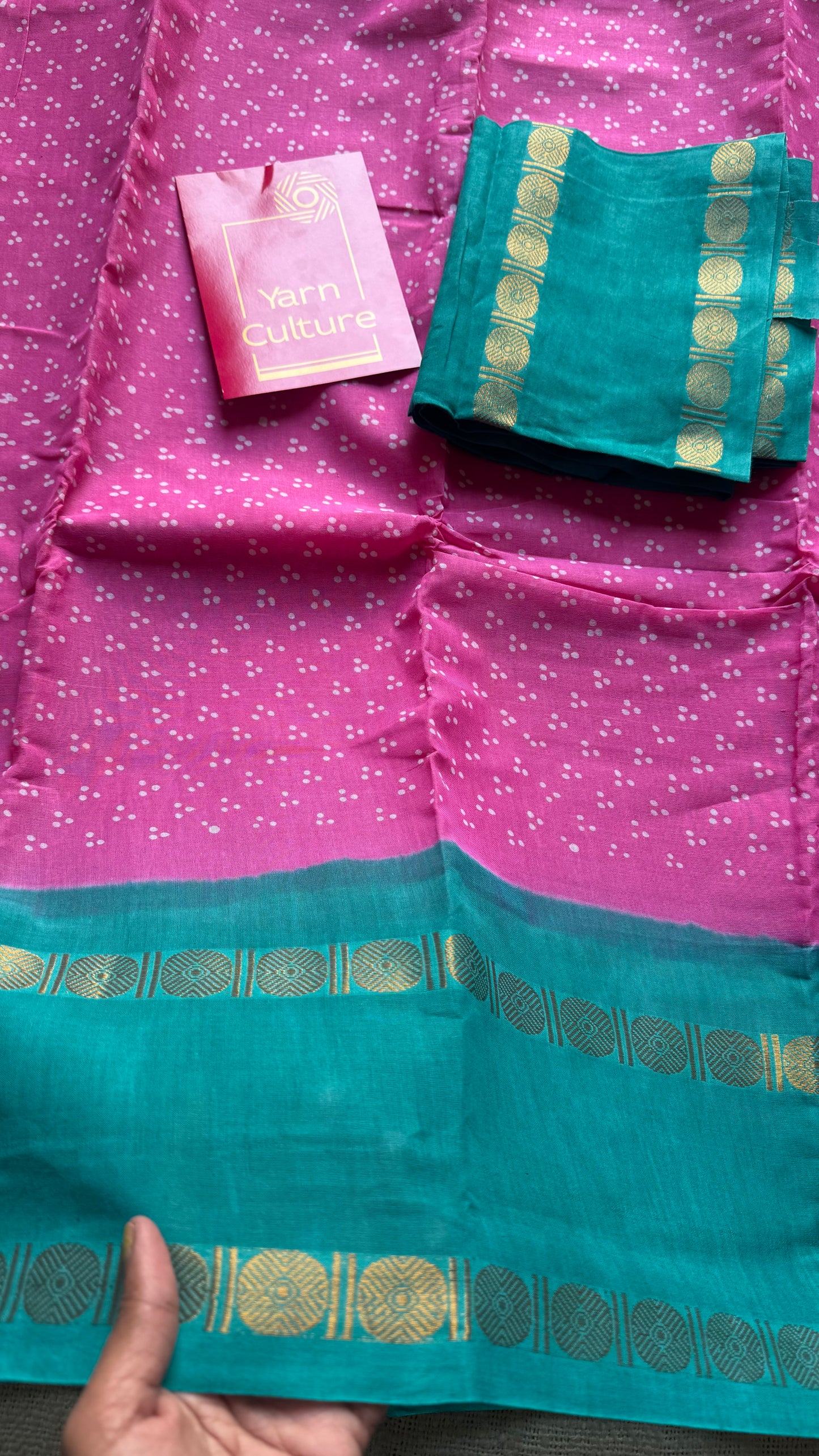 Light pink with blue contrast border, kattuchayam dyed madurai sungudi cotton saree - YCCOTNMSFE82