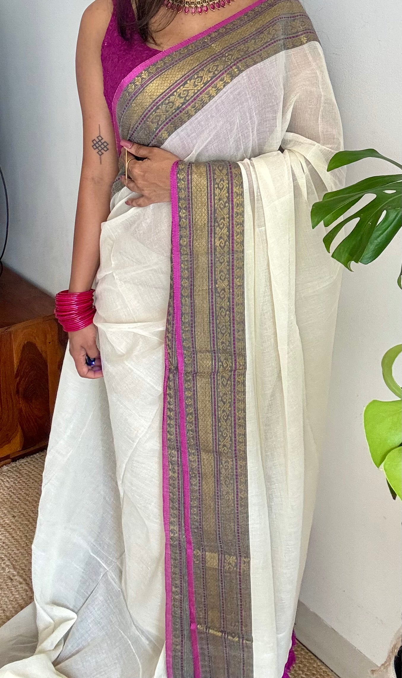 Ivory mul saree, purple pink and antique gold kanchi border - YCIEON30