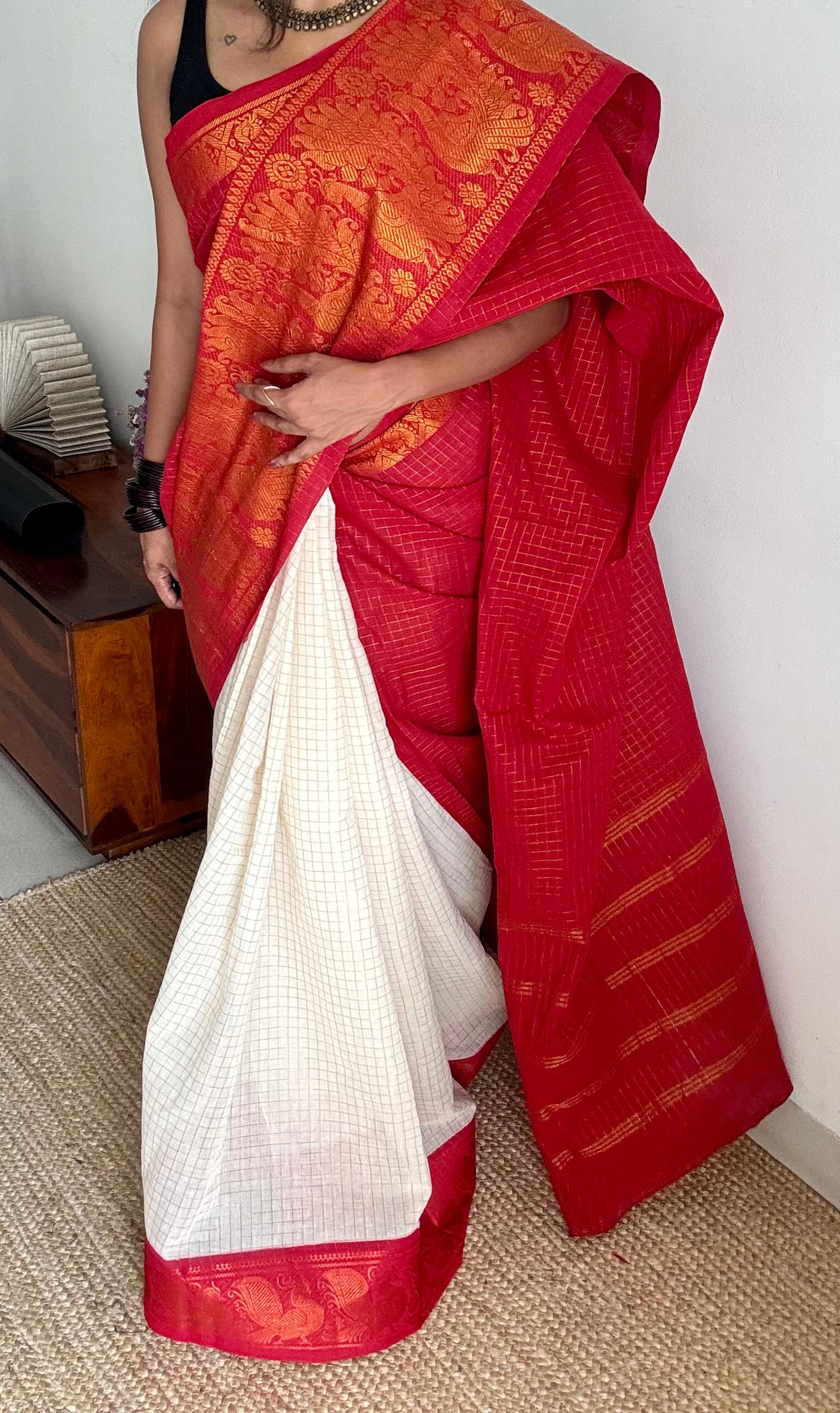 Chilli red with ivory and red border, sungudi cotton half-half saree - YCCOTNIDMA294