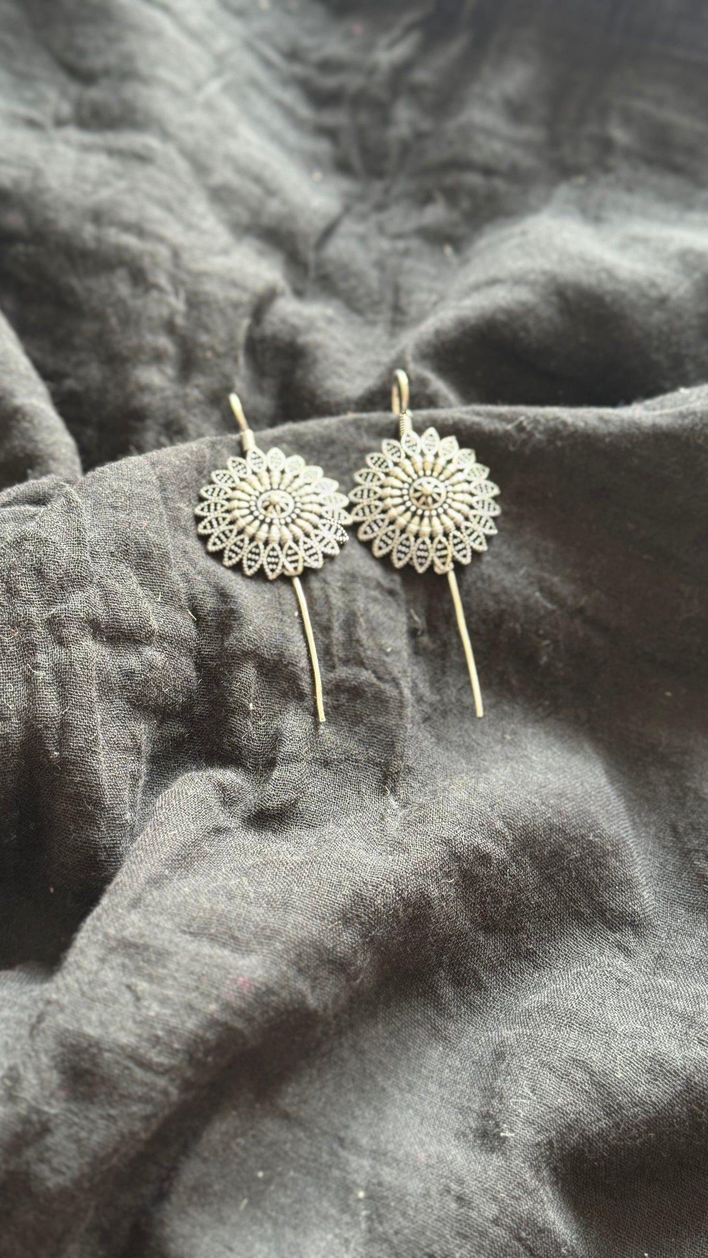 Oxidised silver, floral patterned earcuff - YCOSEC704
