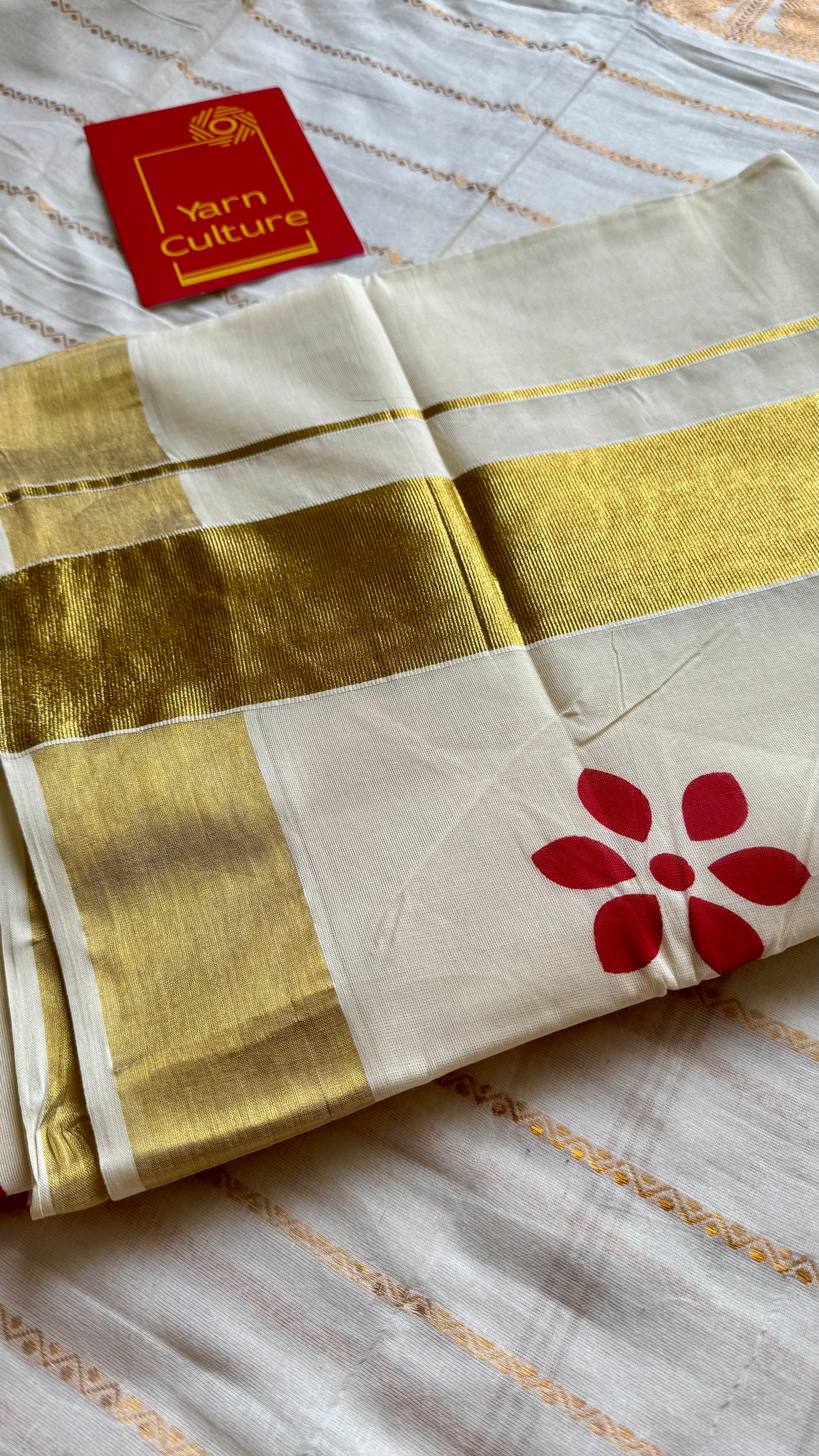 Ivory and gold soft cotton kasavu saree, red flowers - YCIEON80