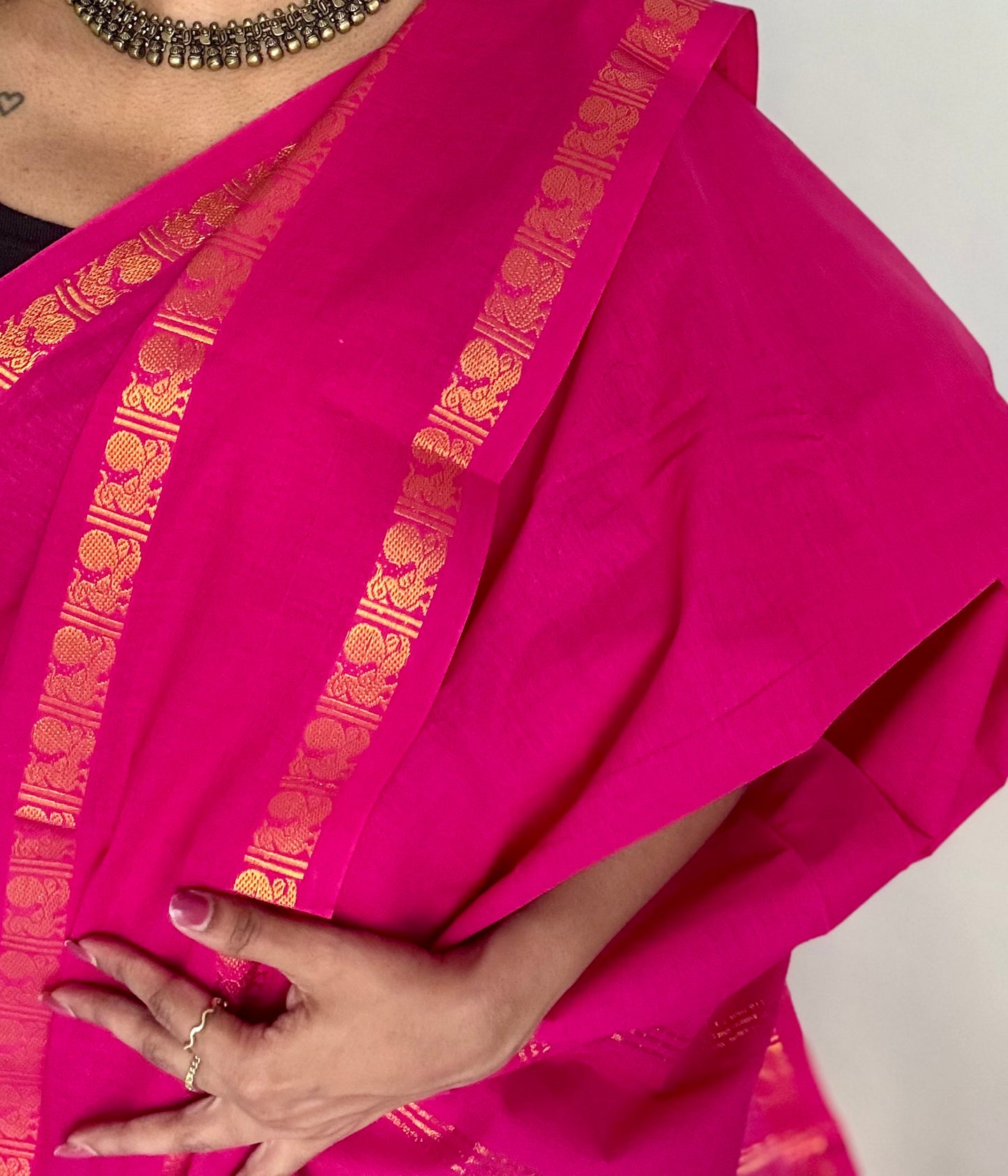 Hot pink rettaipettu peacock gap border, kattuchayam dyed madurai cotton saree  - YCCOTNMSAP101