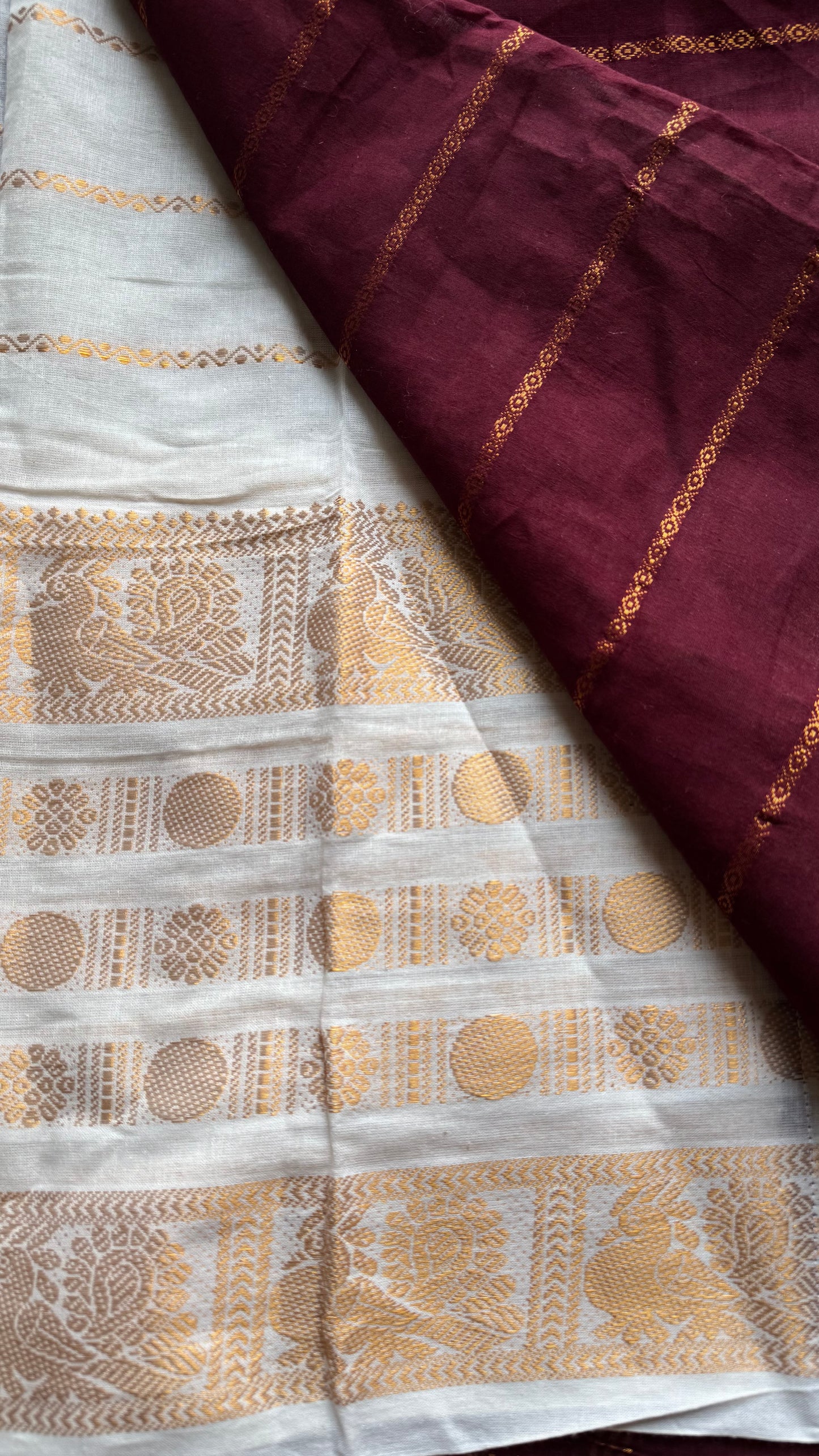 Cream with maroon, sungudi cotton half-half saree - YCCOTNMSFE354
