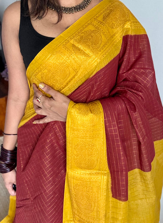 Brown with yellow contrast, zari checkered sungudi, kattuchayam dyed madurai cotton - YCCOTNMSFE333