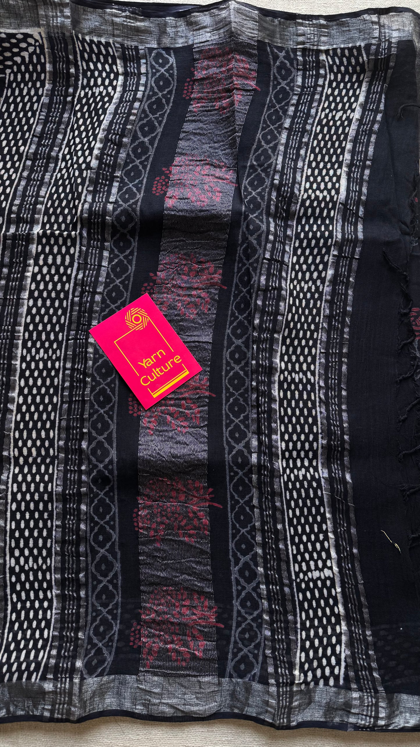 Black linen, red rose motif, silver zari border - YCTOROCBP58