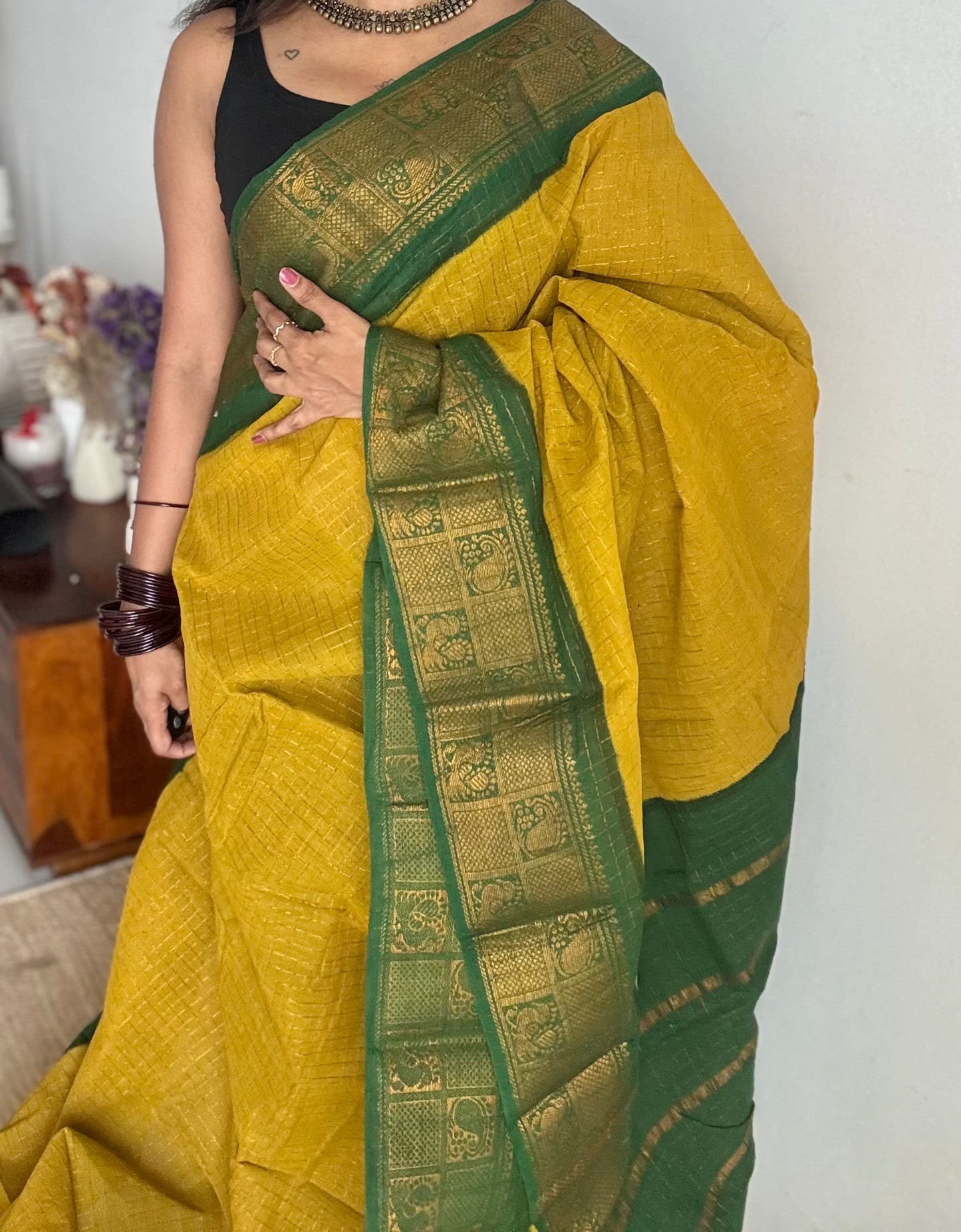 Light green with dark green contrast zari checkered sungudi, kattuchayam dyed madurai cotton - YCCOTNJU24