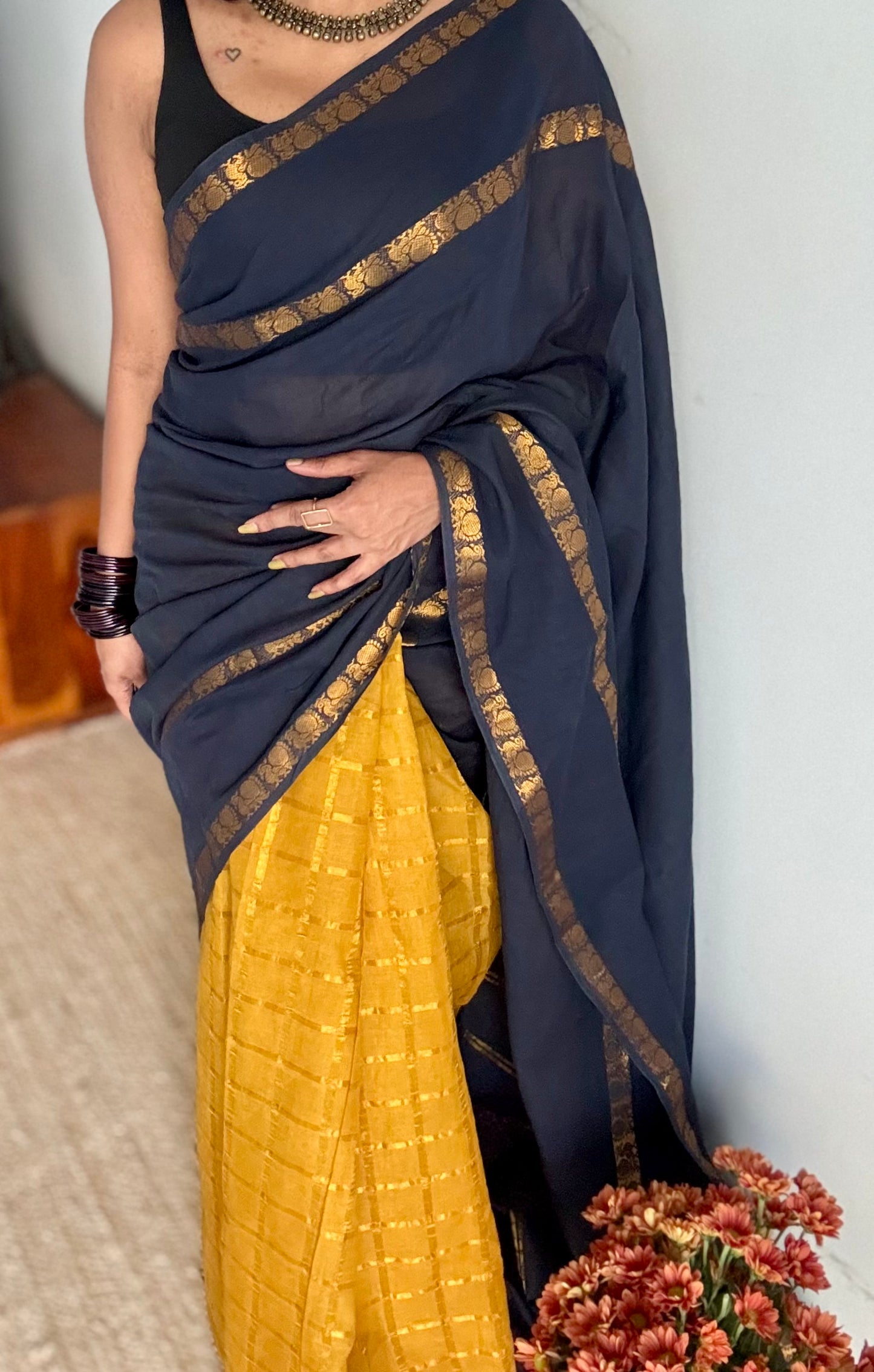 Karumani (கருமணி) : black with ginger yellow, sungudi cotton - YCENOID05