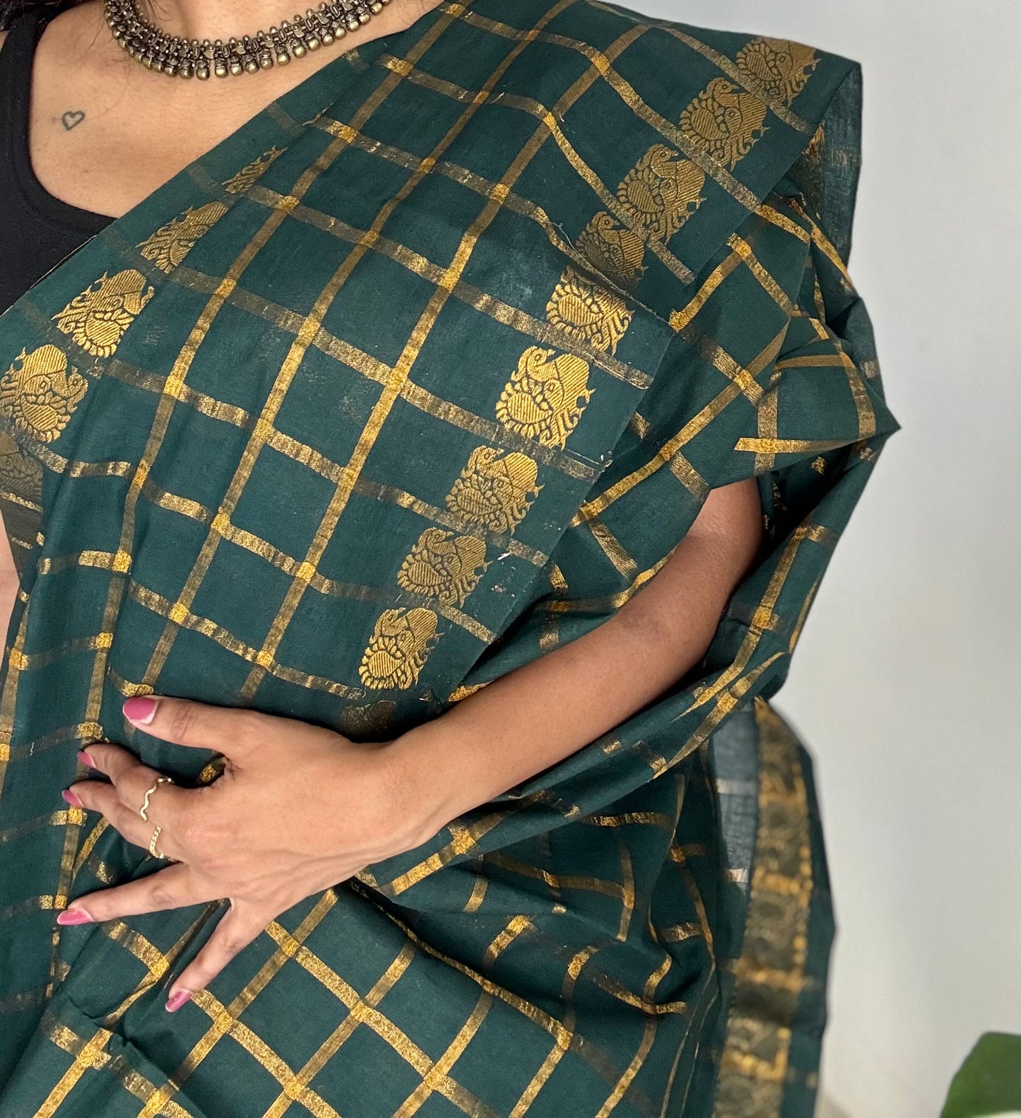 Bottle green pavithra kattam kattuchayam dyed madurai cotton saree - YCCOTNMSAP121