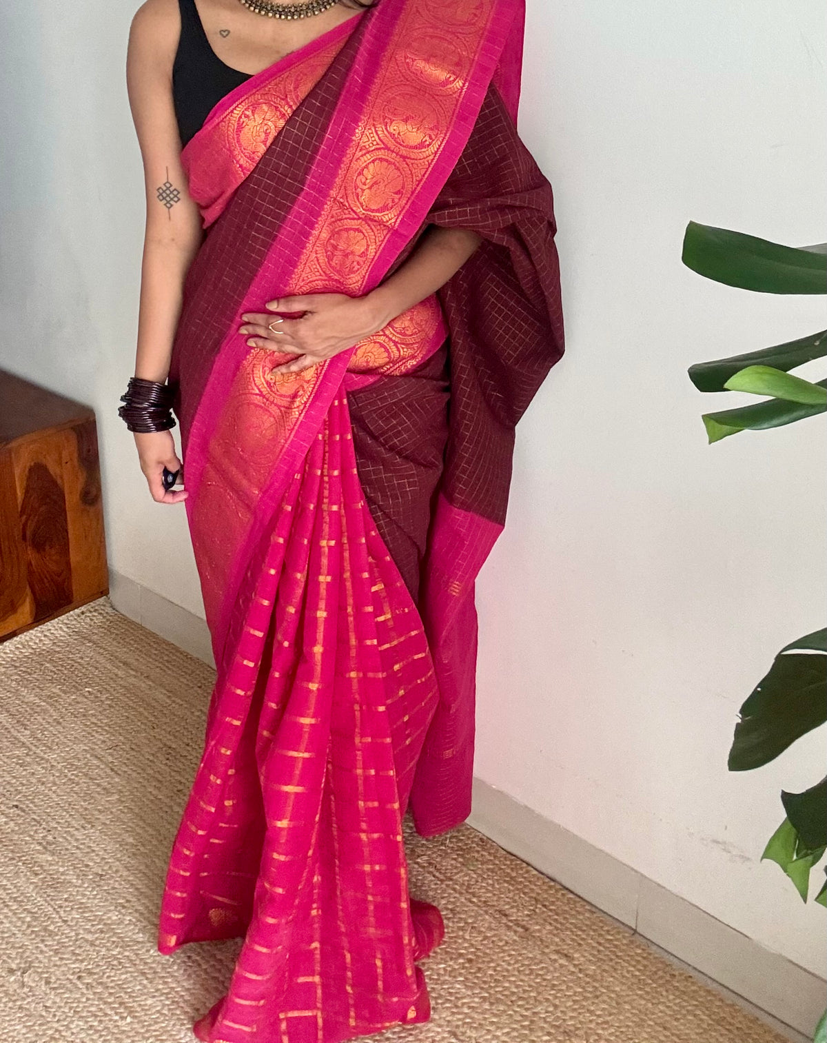 Dark maroon and hot pink sungudi cotton half-half saree - YCCOTNIDOC23
