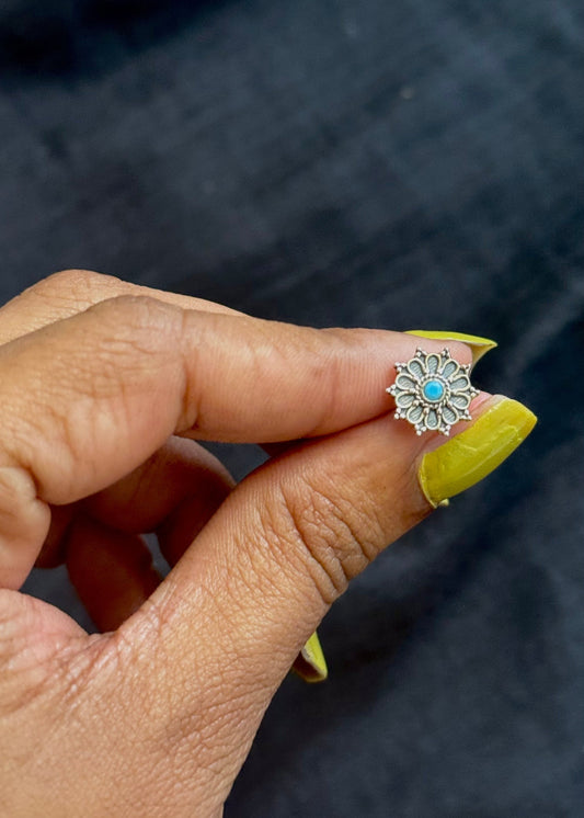 Floral nose pin - turquoise stone in pure silver - YCNPP01