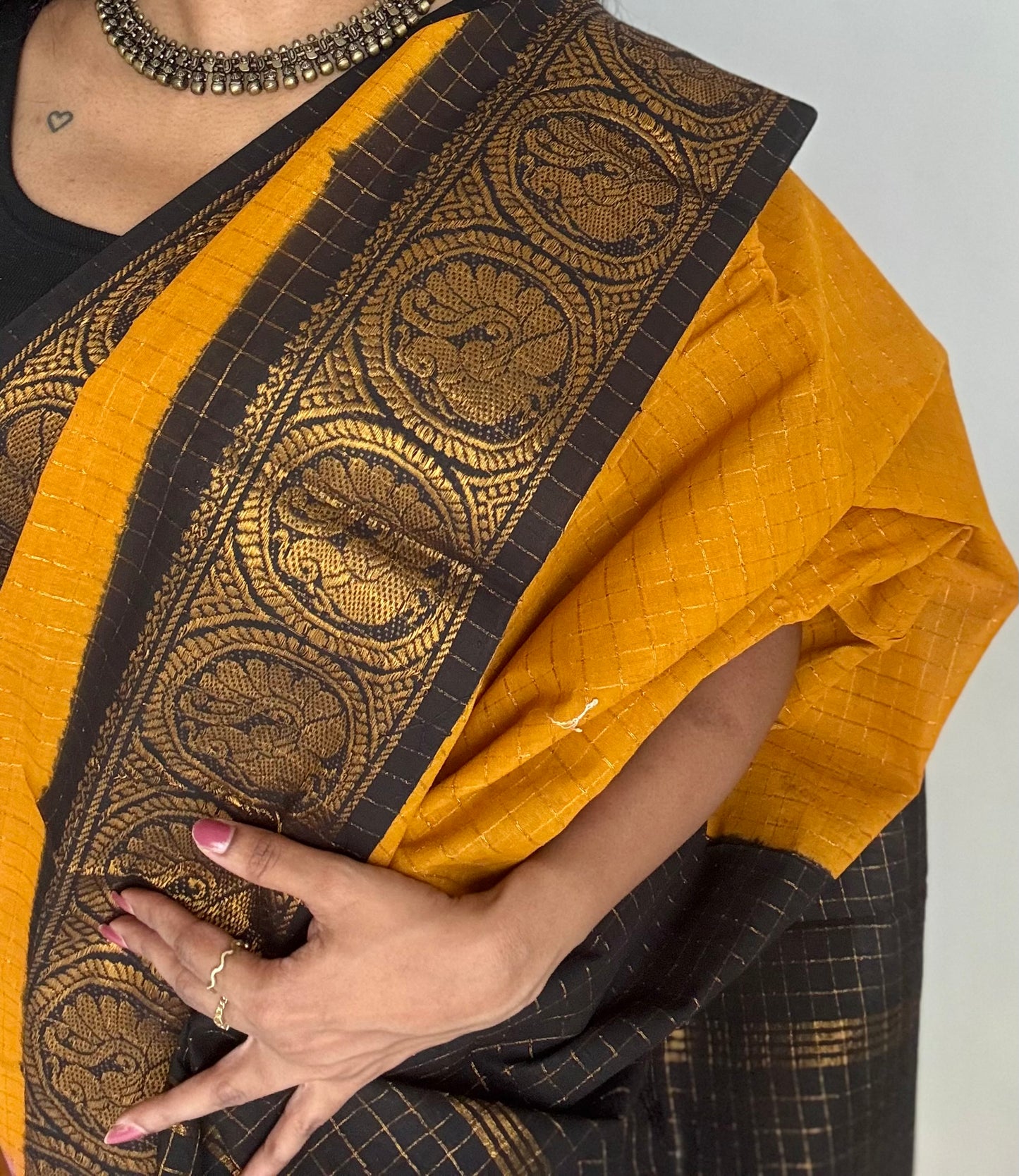 Yellow with black contrast zari checkered sungudi, kattuchayam dyed madurai cotton - YCCOTNMSAP94