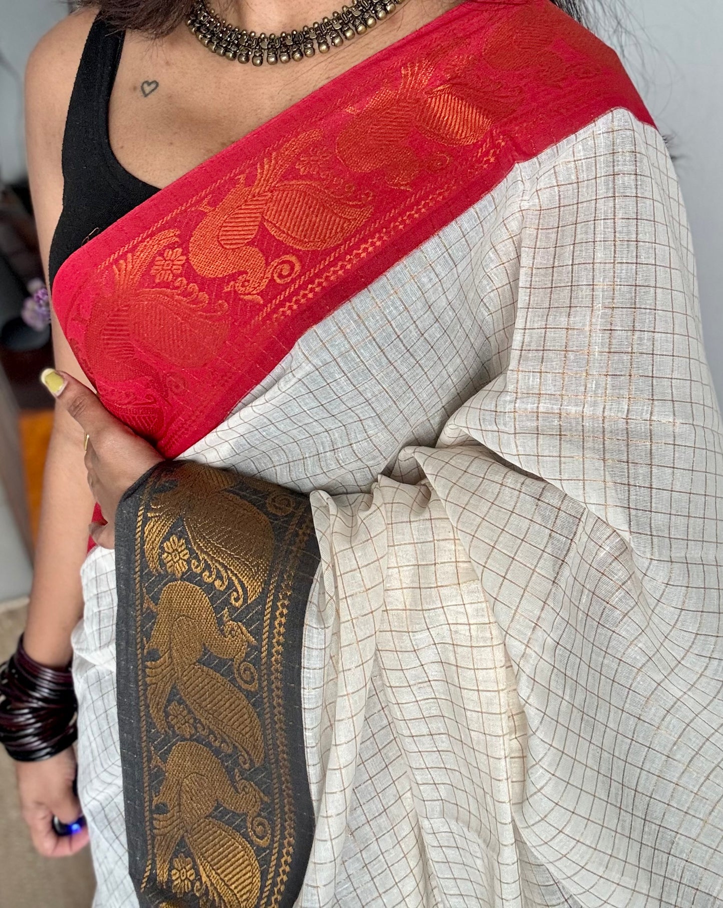 Sungudi cotton checks, ivory gold base, red and black dual tone border, soft cotton - YCCOTNGJJA159