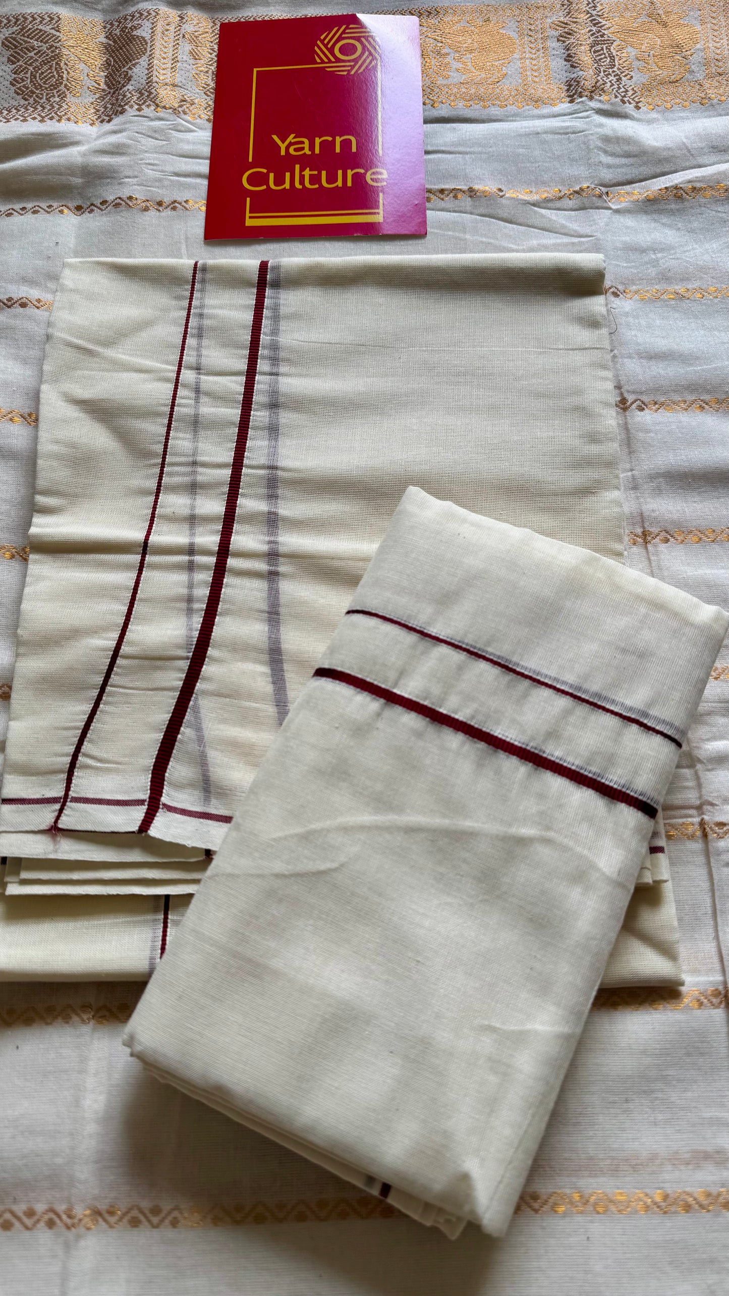 Set mund, kambikkara (thin border) with maroon coloured lines - YCIEON132