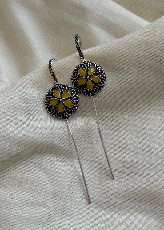 Oxidised silver, yellow stone, round floral earcuff - YCOSEEC298