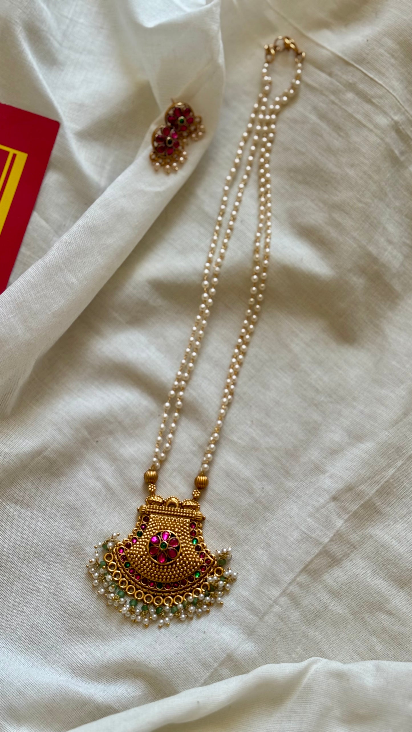 Ruby green pendant pearl chain neckpiece with earrings - YCGPNP666