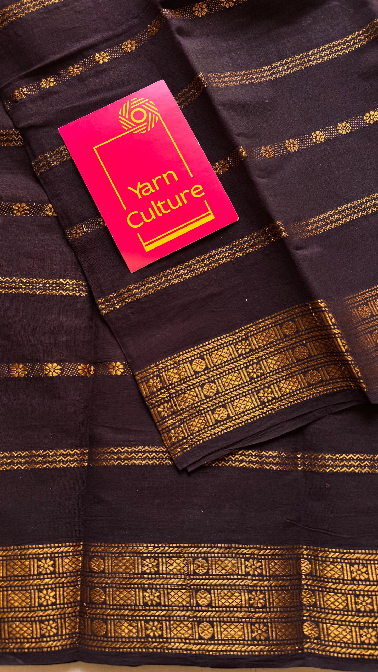 Purple brown floral patterned velthaari, kattuchayam dyed madurai cotton saree  - YCCOTNMSAP216