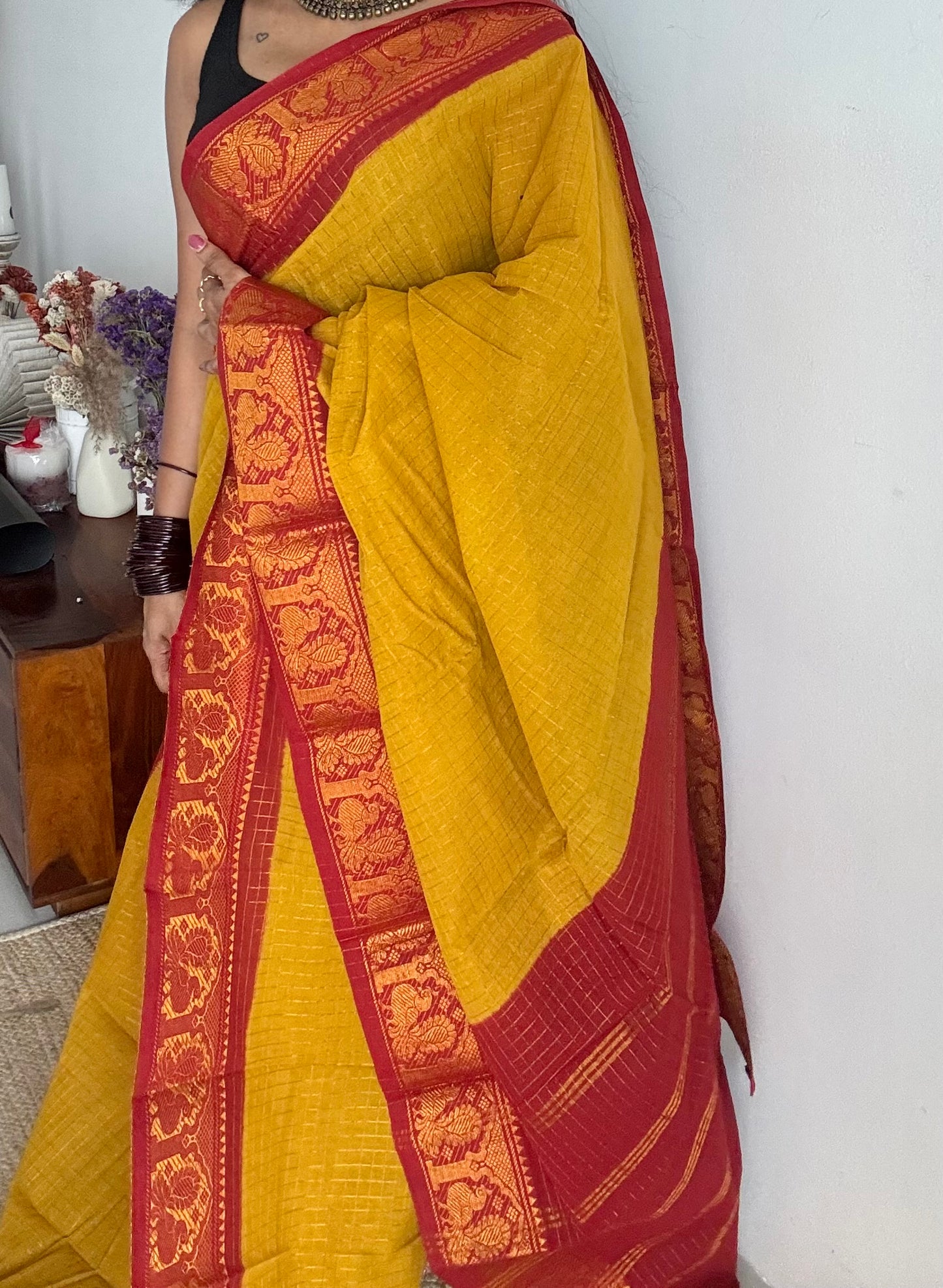Light green with red contrast zari checkered sungudi, kattuchayam dyed madurai cotton - YCCOTNMSAP196